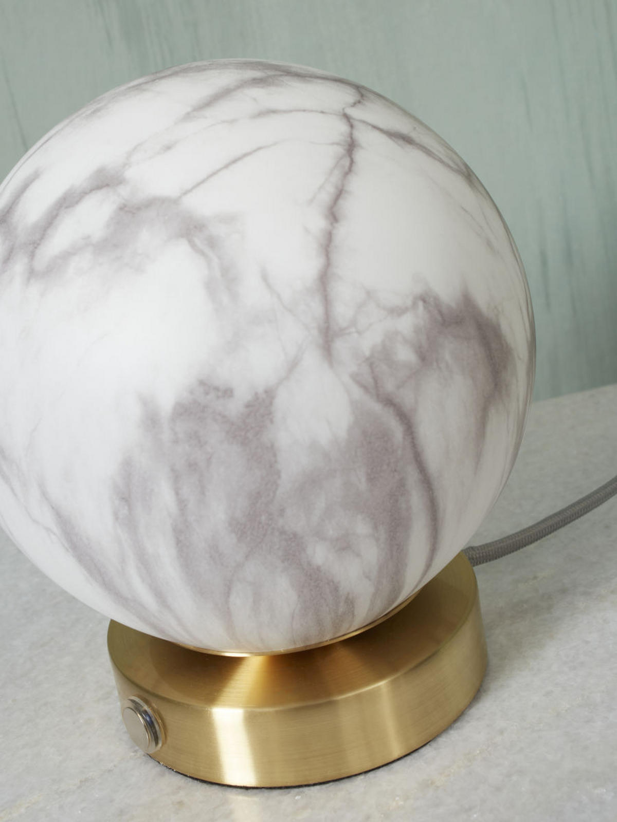 TISCHLEUCHTE Carrara Globus 16/18 cm   - Goldfarben/Weiß, Basics, Glas/Metall (16/18cm) - It's about Romi