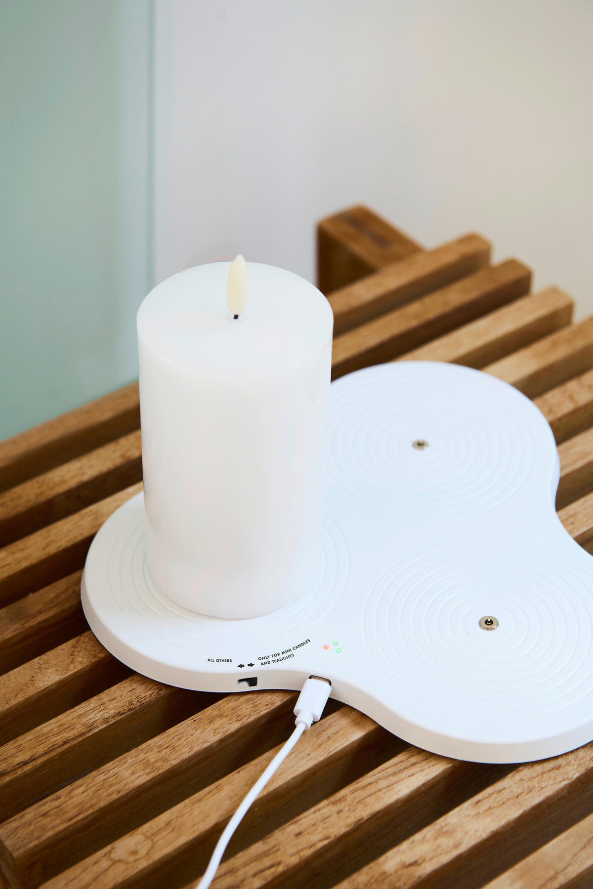 AKKULADEGERÄT Living  - Weiß, Basics, Kunststoff (22/23cm)