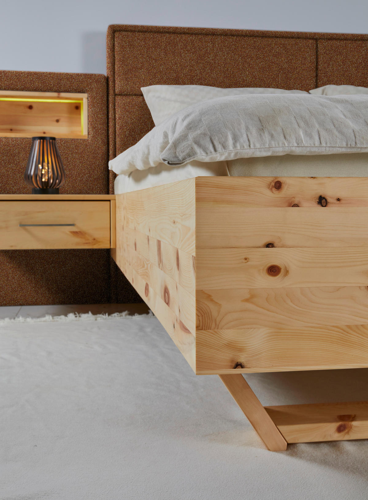 BETT 180/200 cm  in Zirbelkieferfarben, Rostfarben  - Rostfarben/Zirbelkieferfarben, Natur, Holz/Textil (180/200cm) - Valnatura