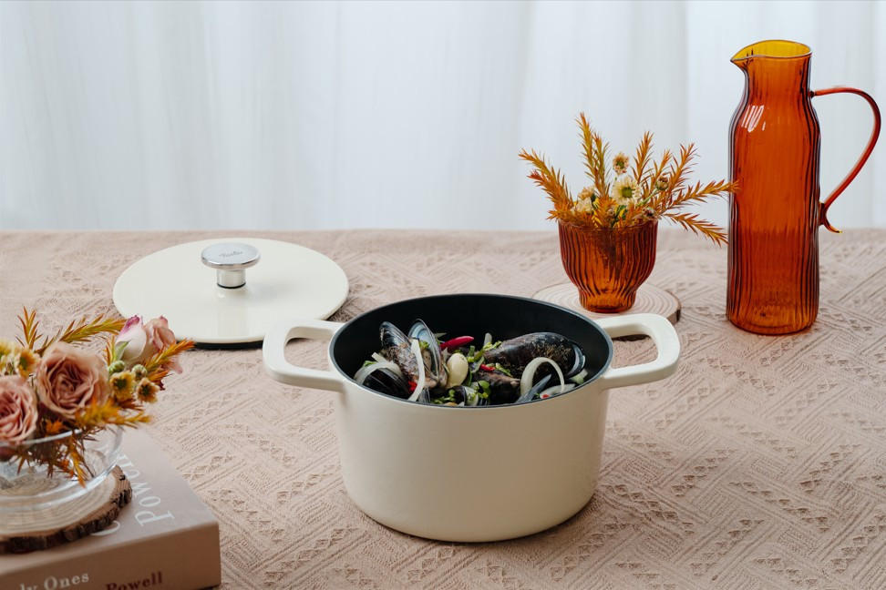 Thumbnail - Fissler Bräter Moments Collection, Weiß, Metall, rund, backofengeeignet, Kochen, Töpfe, Bräter