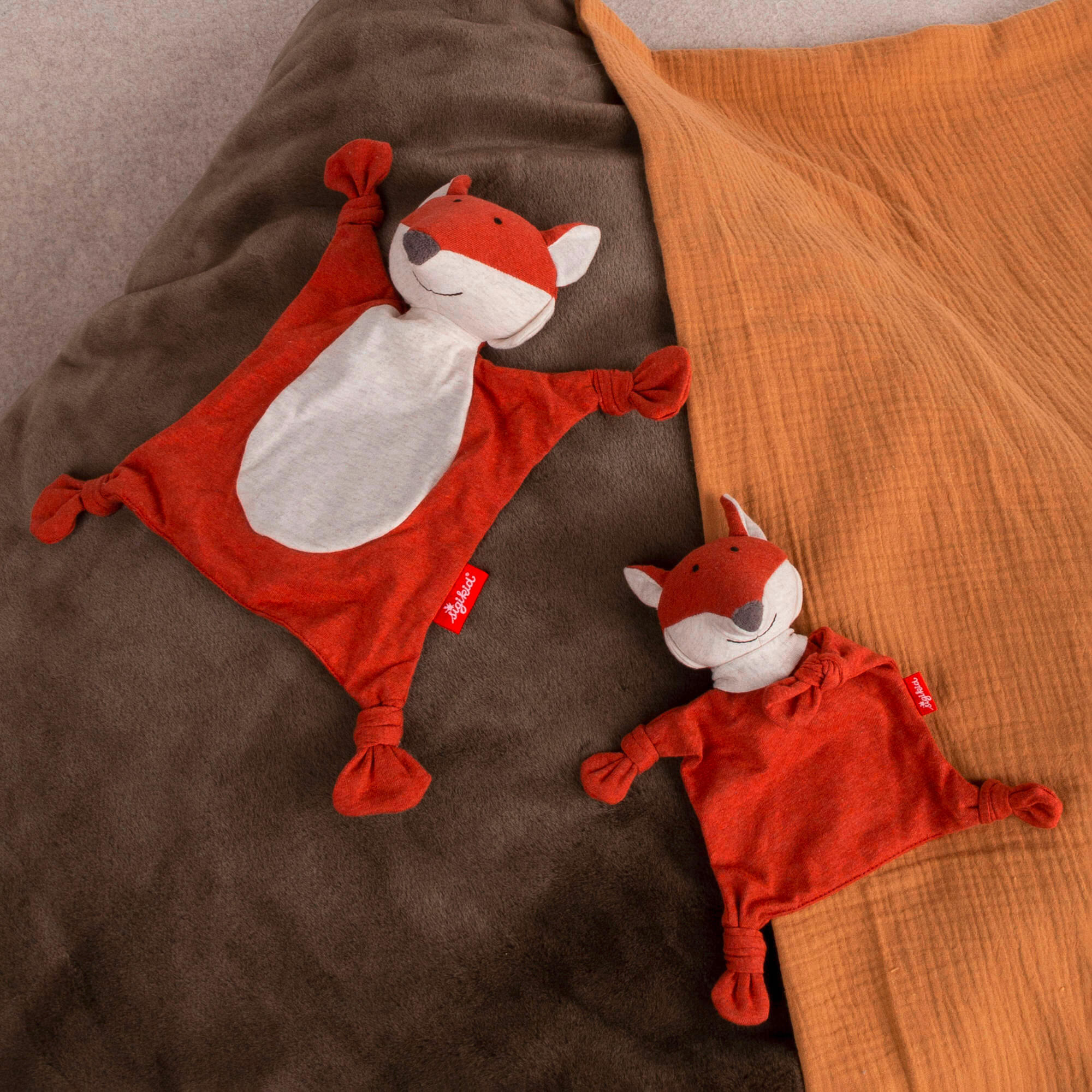 SCHMUSETUCH - Dunkelorange/Weiß, Basics, Textil (13/19/9cm) - Sigikid