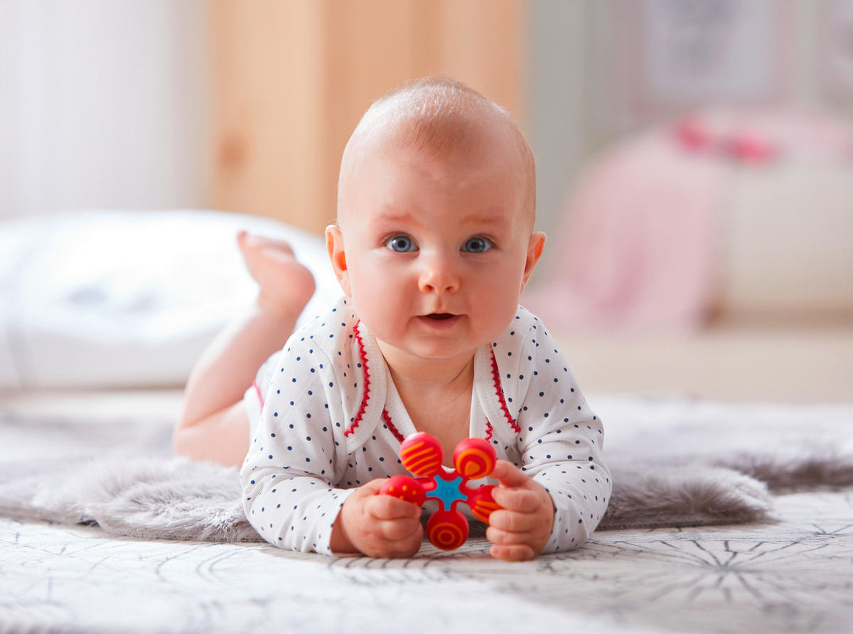 GREIFLING  - Rot, Basics, Kunststoff (8/2cm) - Haba