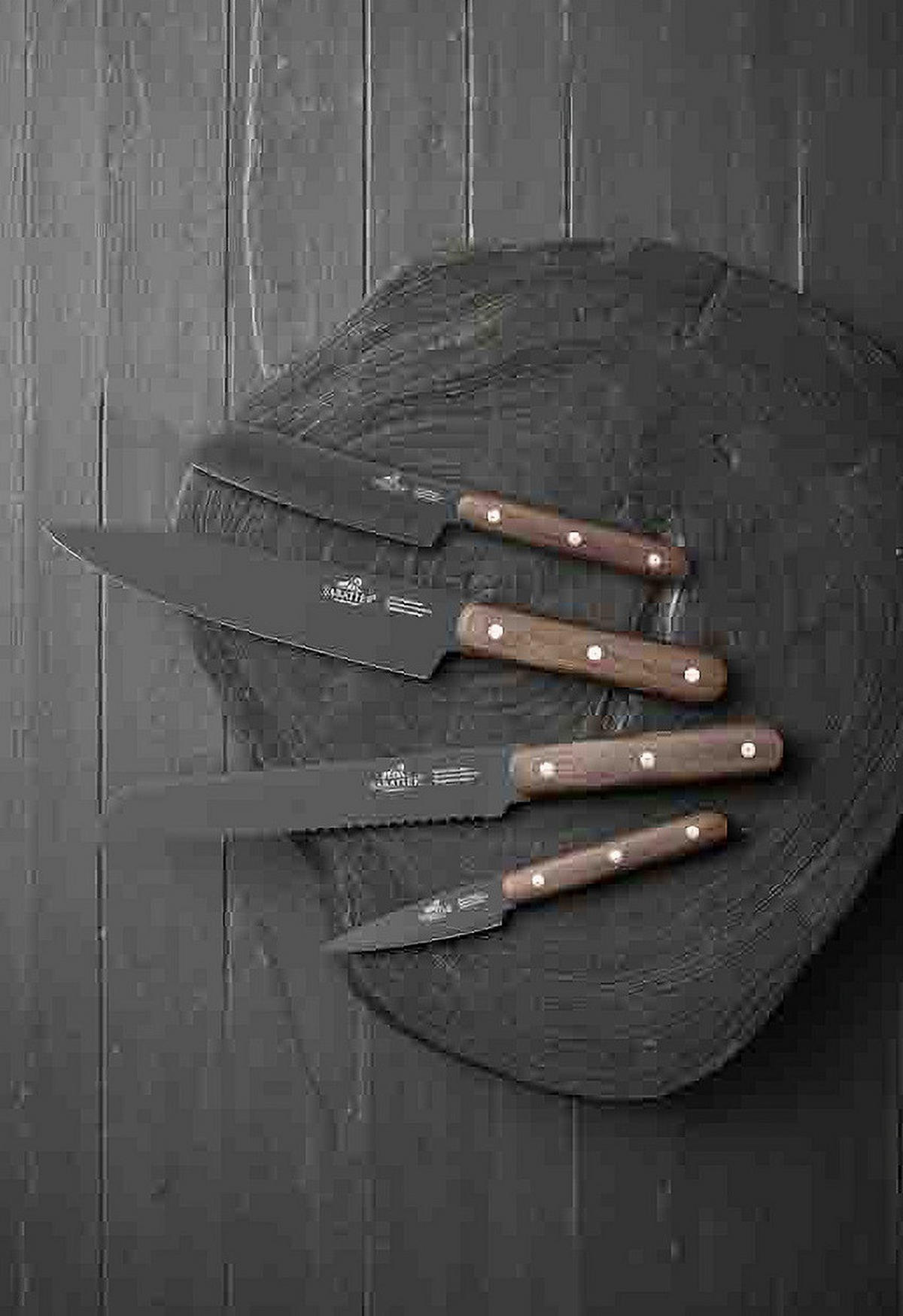 KNIVSET  - svart/mörkbrun, Design, metall/trä (26/2,8/38cm)