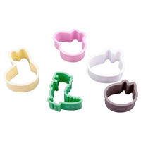 PEPPARKAKSFORM - vit/pink, Basics, plast - Dr.Oetker