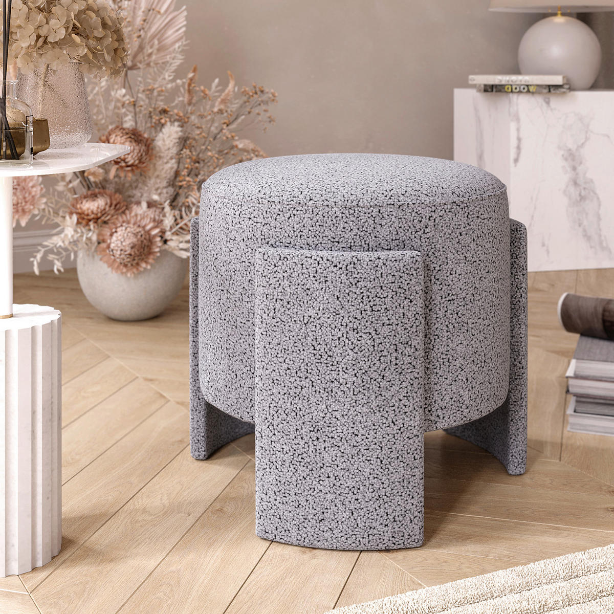 HOCKER in Textil Grau  - Grau, Design, Textil (39/40/39cm) - Livetastic