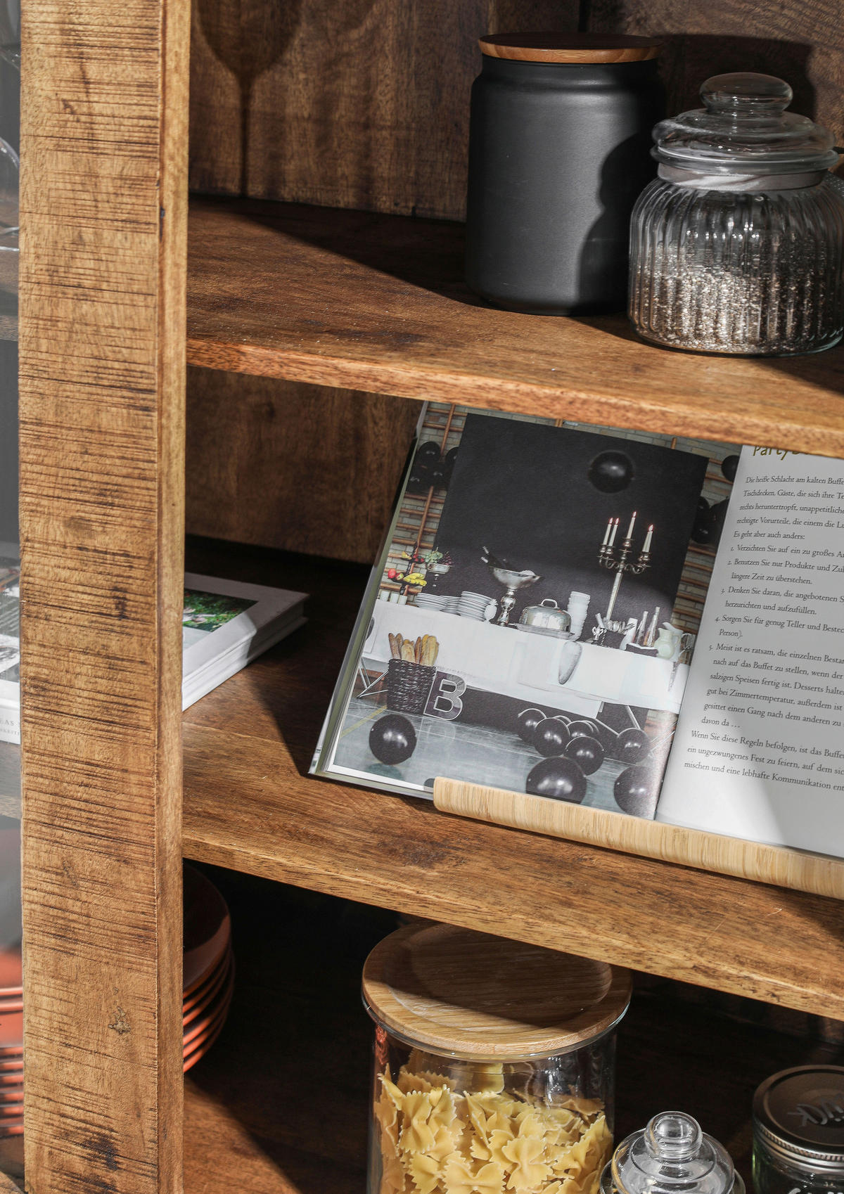 LANDSCAPE Vitrine aus Holz massiv in Braun ordern | Vitrinenschränke