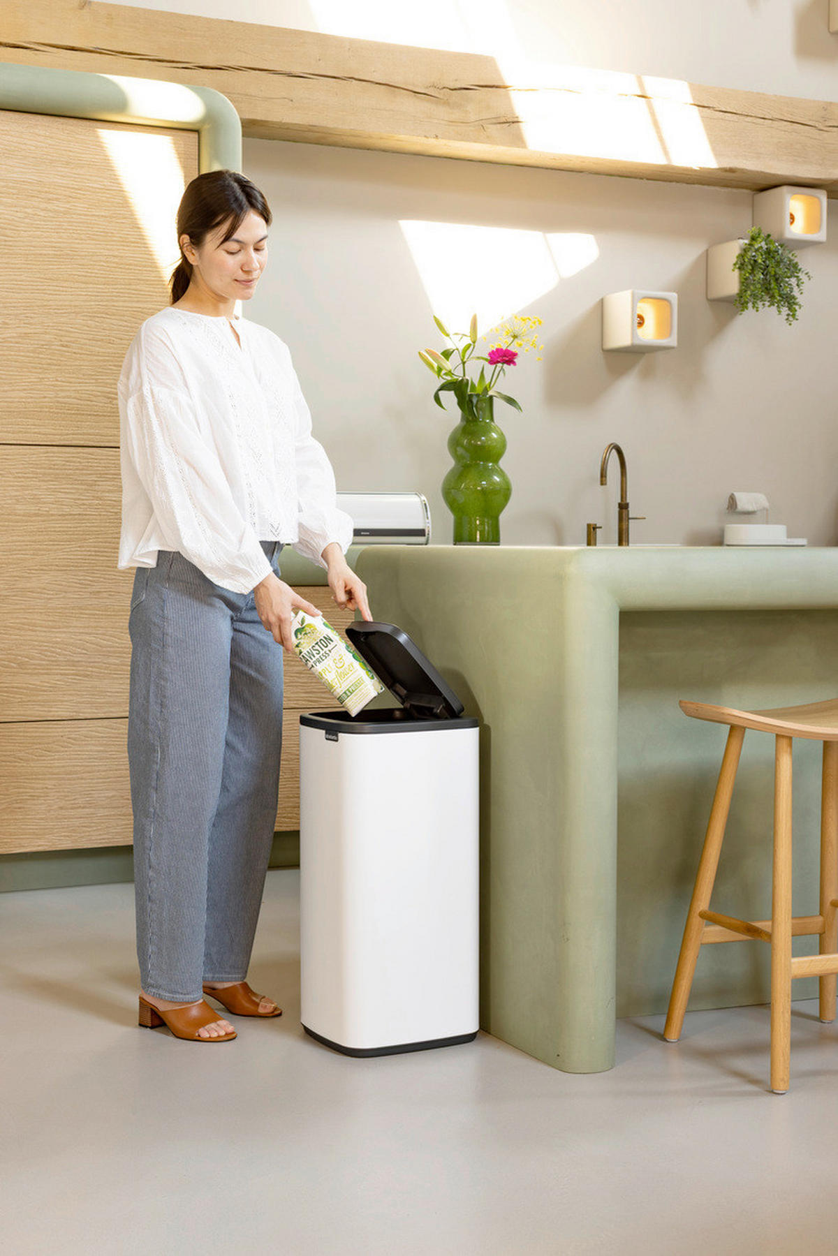 KANTA SA PAPUČICOM  30 l   - bela/antracit, Dizajnerski, metal/plastika (28/65/30,5cm) - Brabantia
