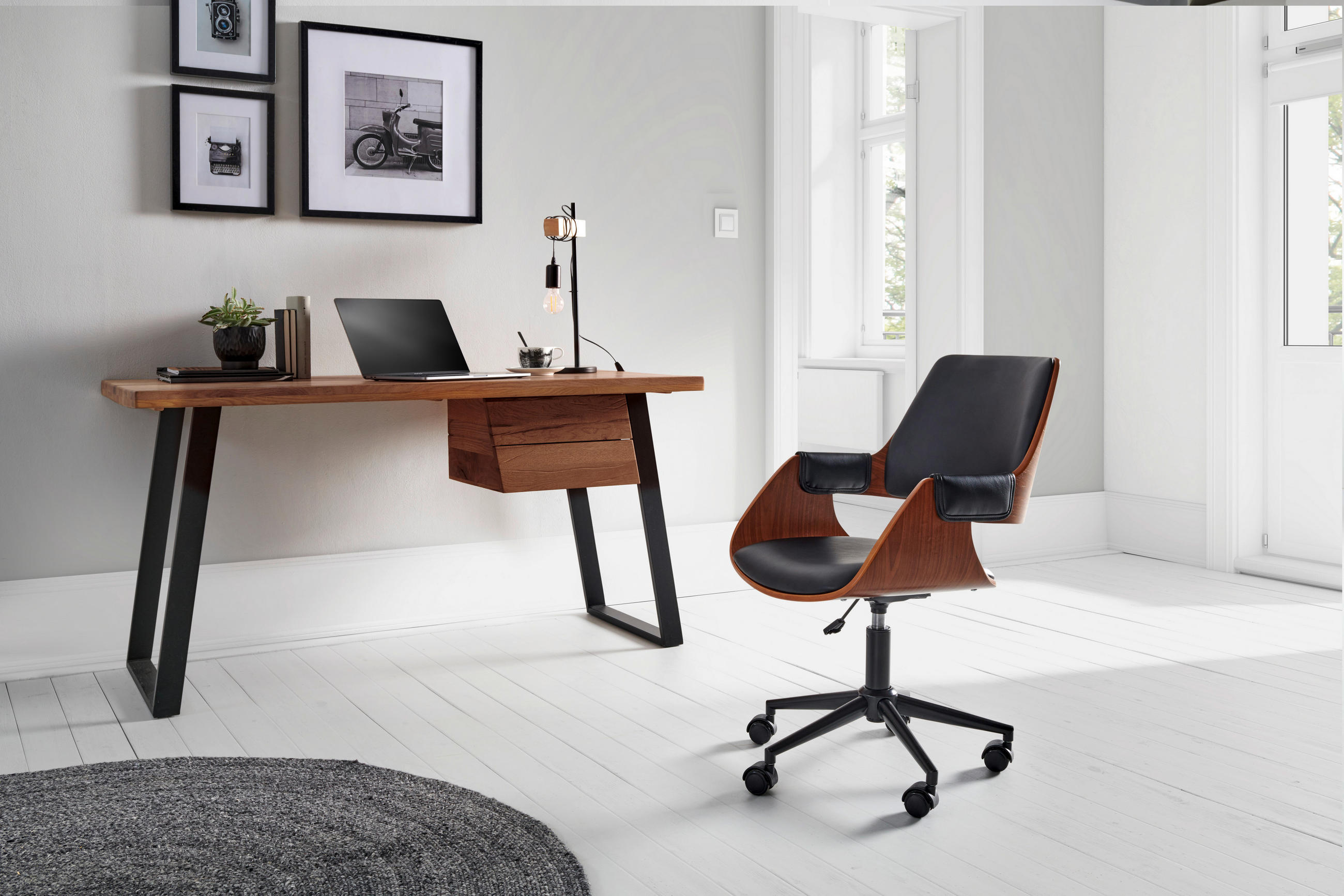 DREHSTUHL Lederlook Schwarz, Walnussfarben  - Walnussfarben/Schwarz, MODERN, Holz/Kunststoff (54/81-91/59cm) - Livetastic