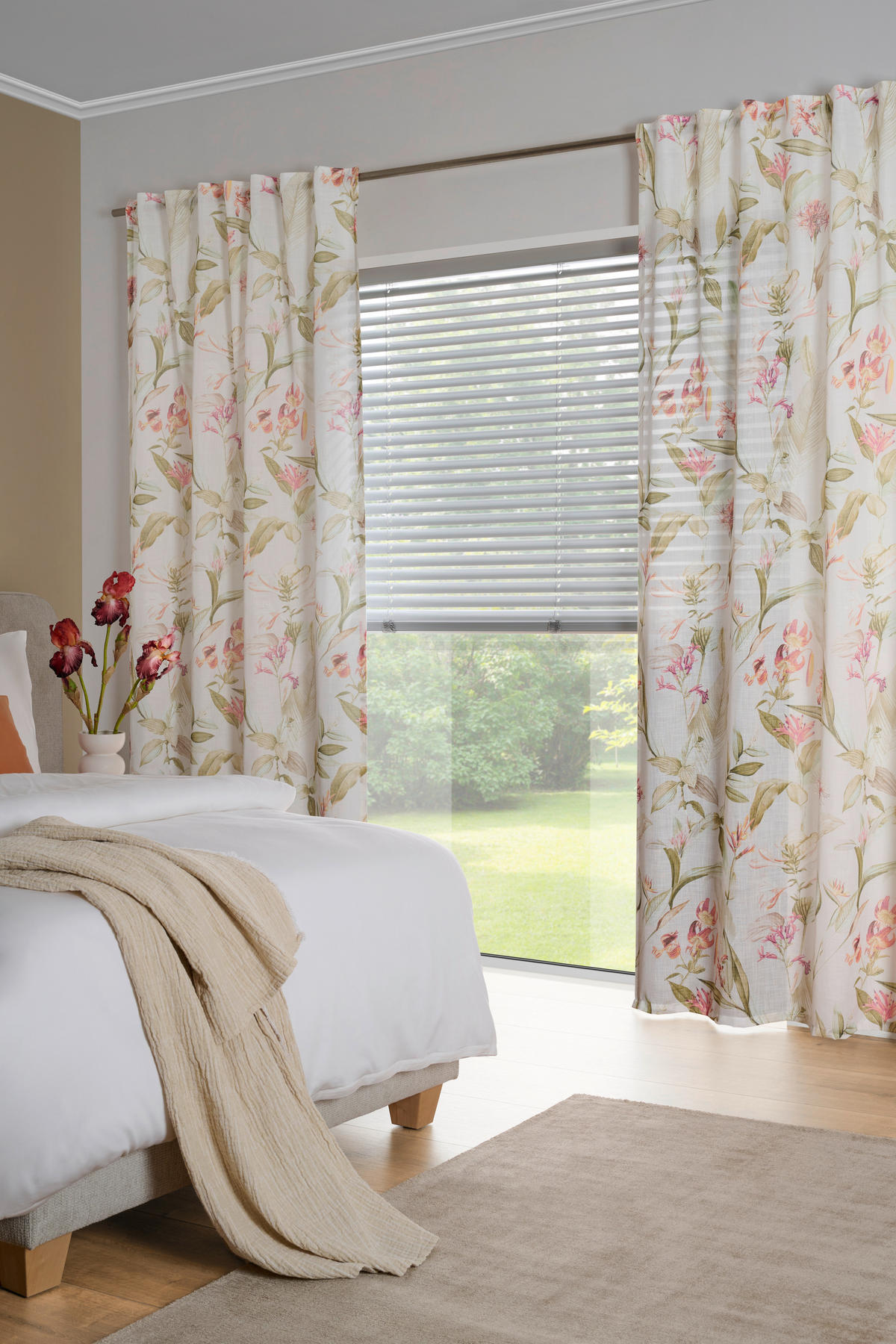 FERTIGVORHANG halbtransparent  - Grün, Konventionell, Textil (140/245cm) - Esposa