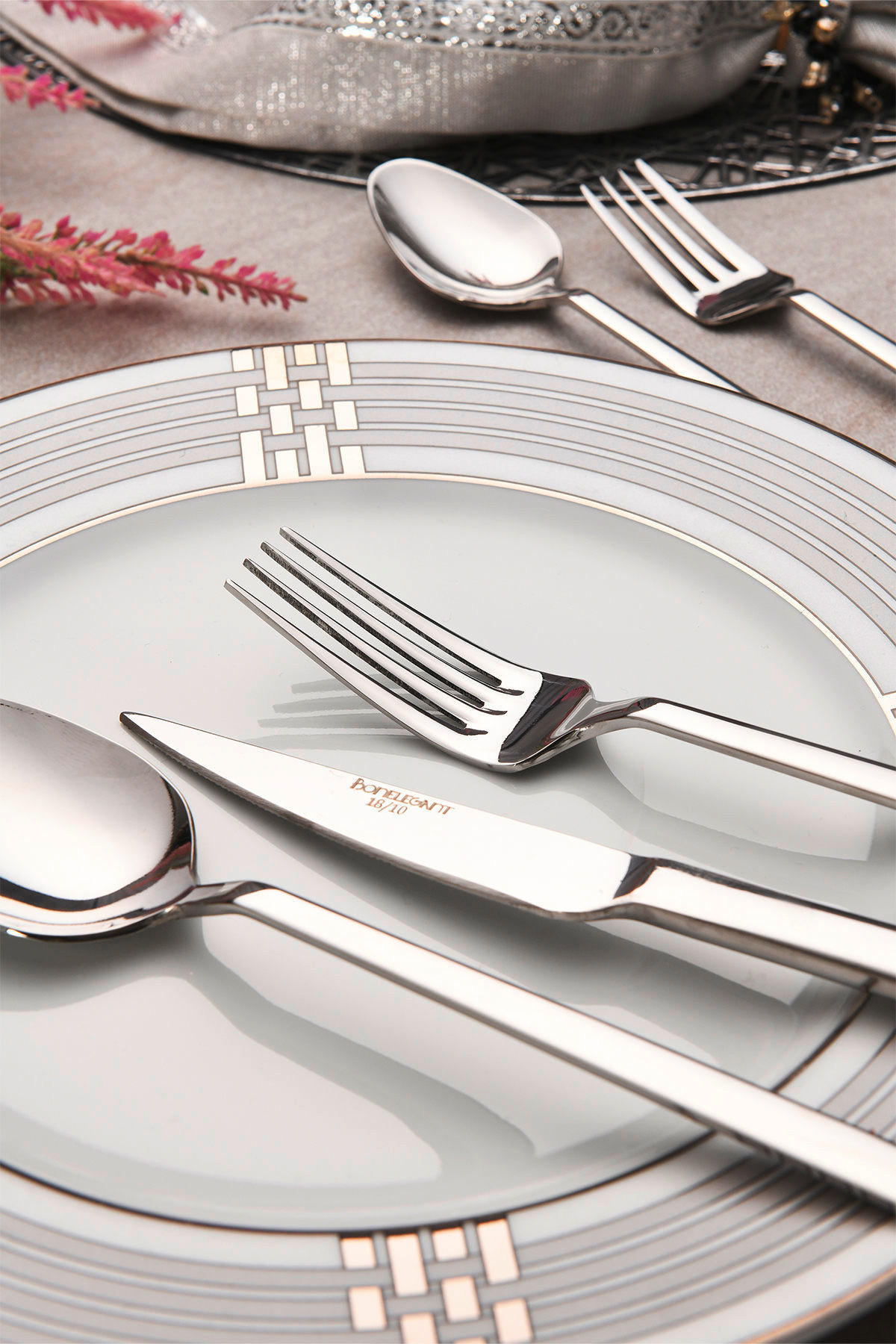 BESTECKSET 60-teilig Edelstahl  - Chromfarben, Basics, Metall (20,5/10/7cm) - P & B