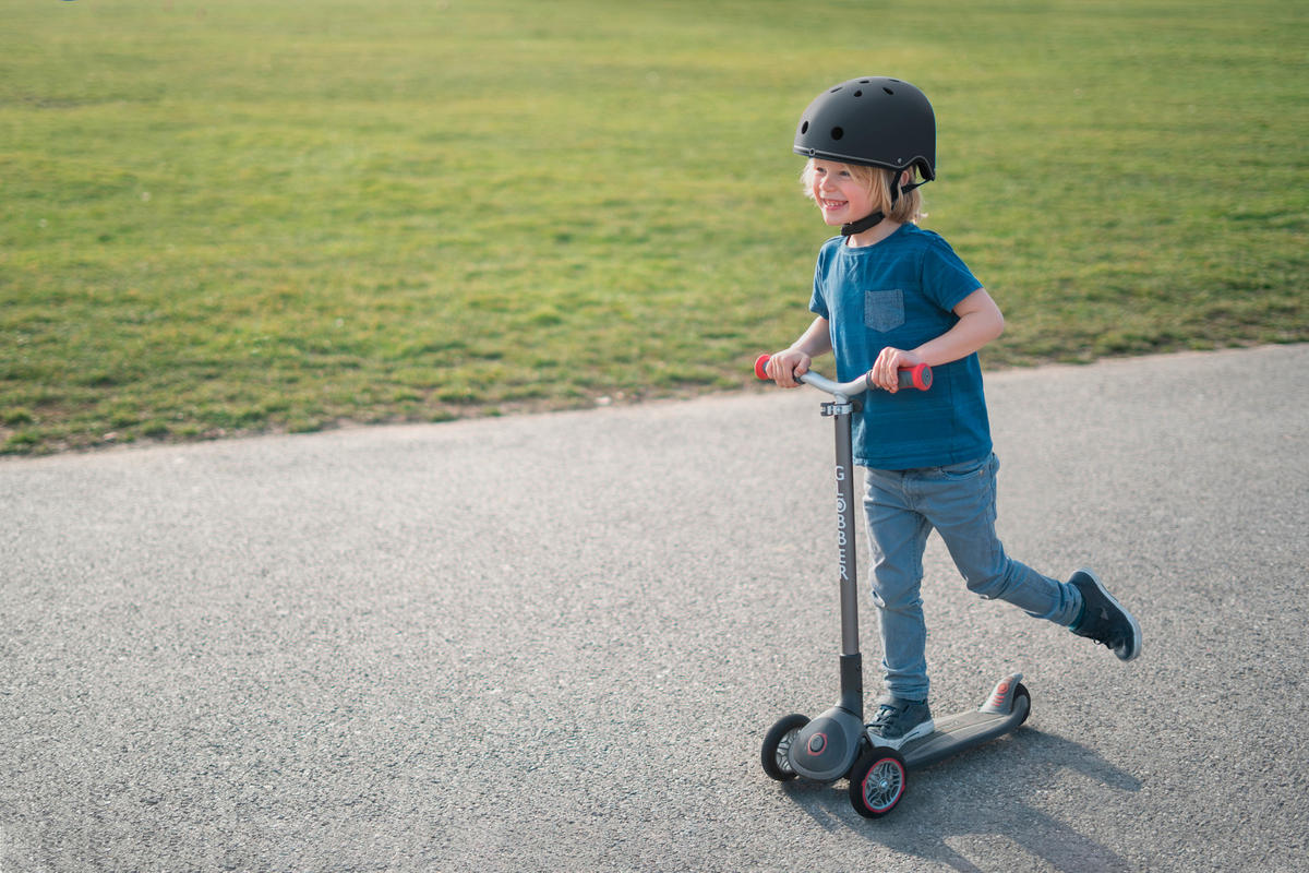 KINDERSCOOTER MASTER LIGHTS  - Rot/Schwarz, Basics (61/37/94cm) - GLOBBER
