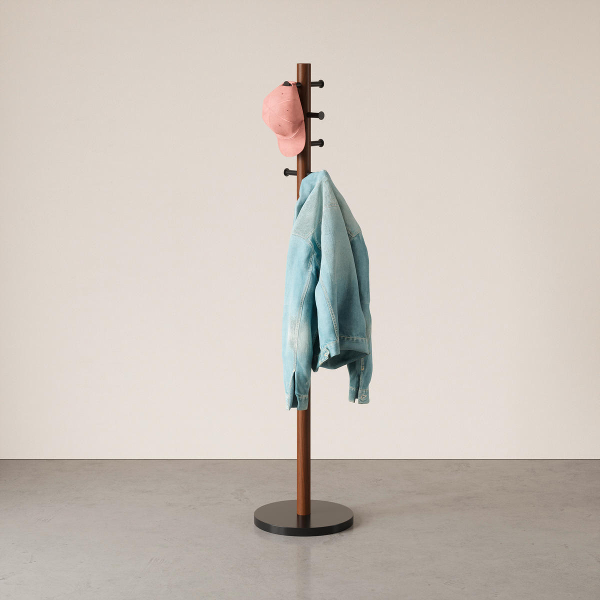 ŠATNÍ STOJAN - tmavě hnědá, Basics, dřevo (51/165cm) - Umbra