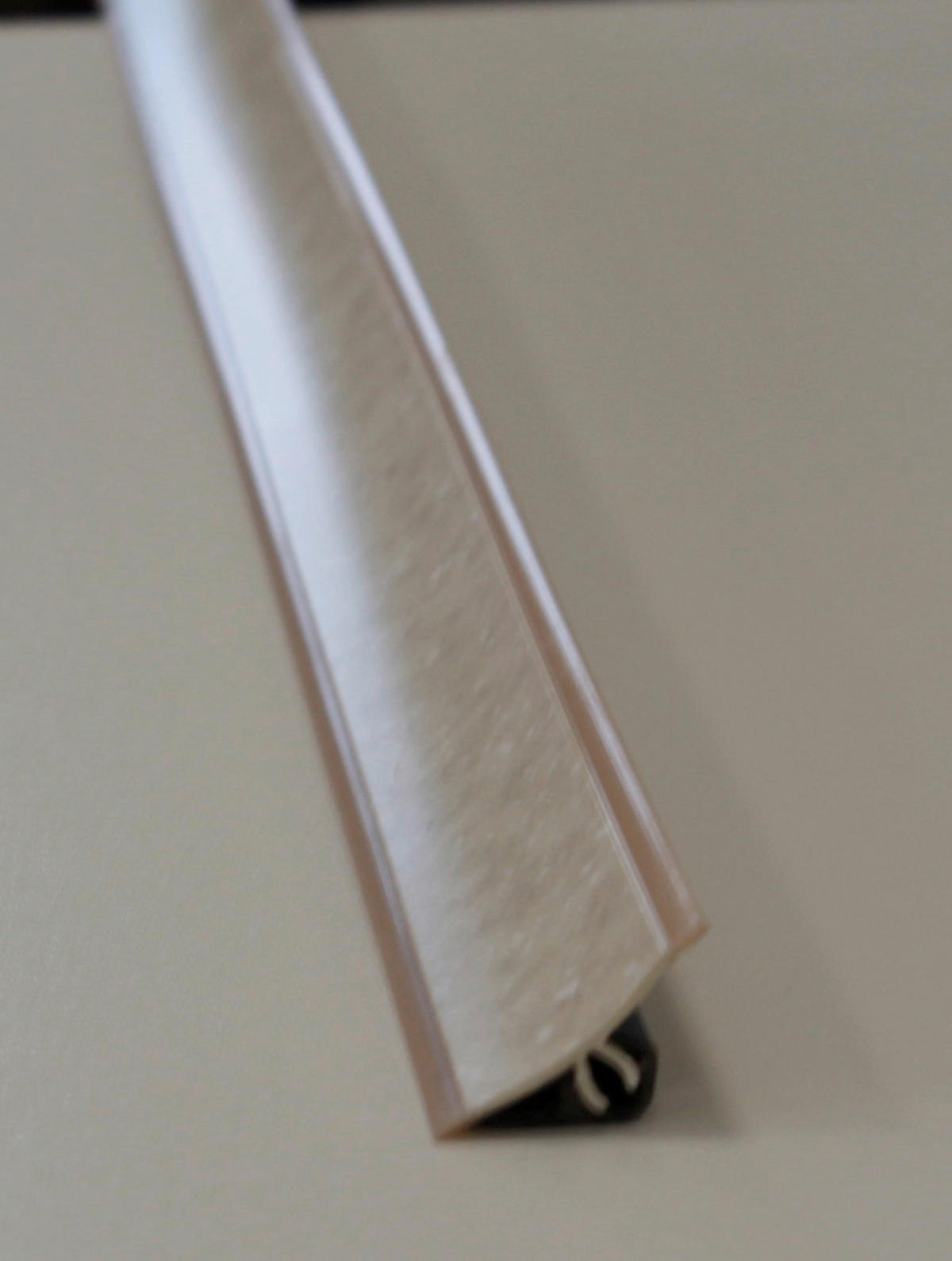 FALPROFIL - alumíniumszínű, Basics, műanyag/fém (300/4cm) - Carryhome