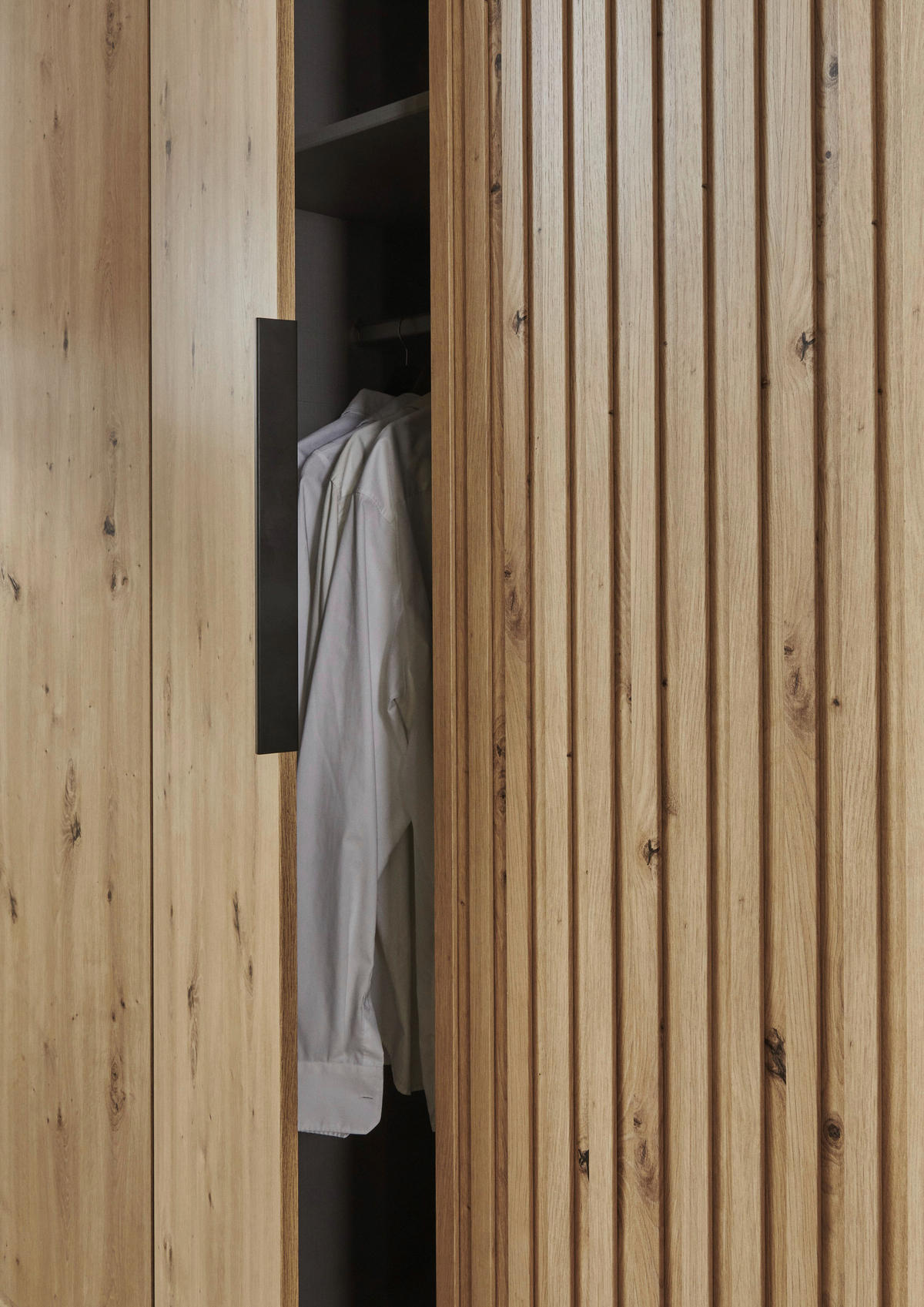 DREHTÜRENSCHRANK in Eiche Artisan  - Schwarz/Eiche Artisan, Modern, Holzwerkstoff/Metall (200/216/58cm) - MID.YOU