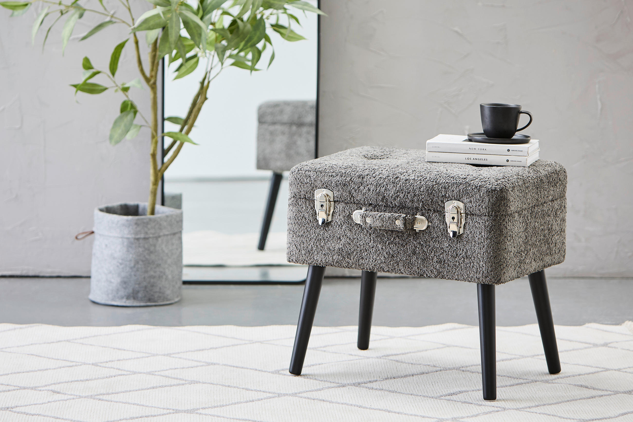 HOCKER Chenille Kiefer Grau  - Schwarz/Grau, Trend, Holz/Textil (50/46/35cm) - Xora