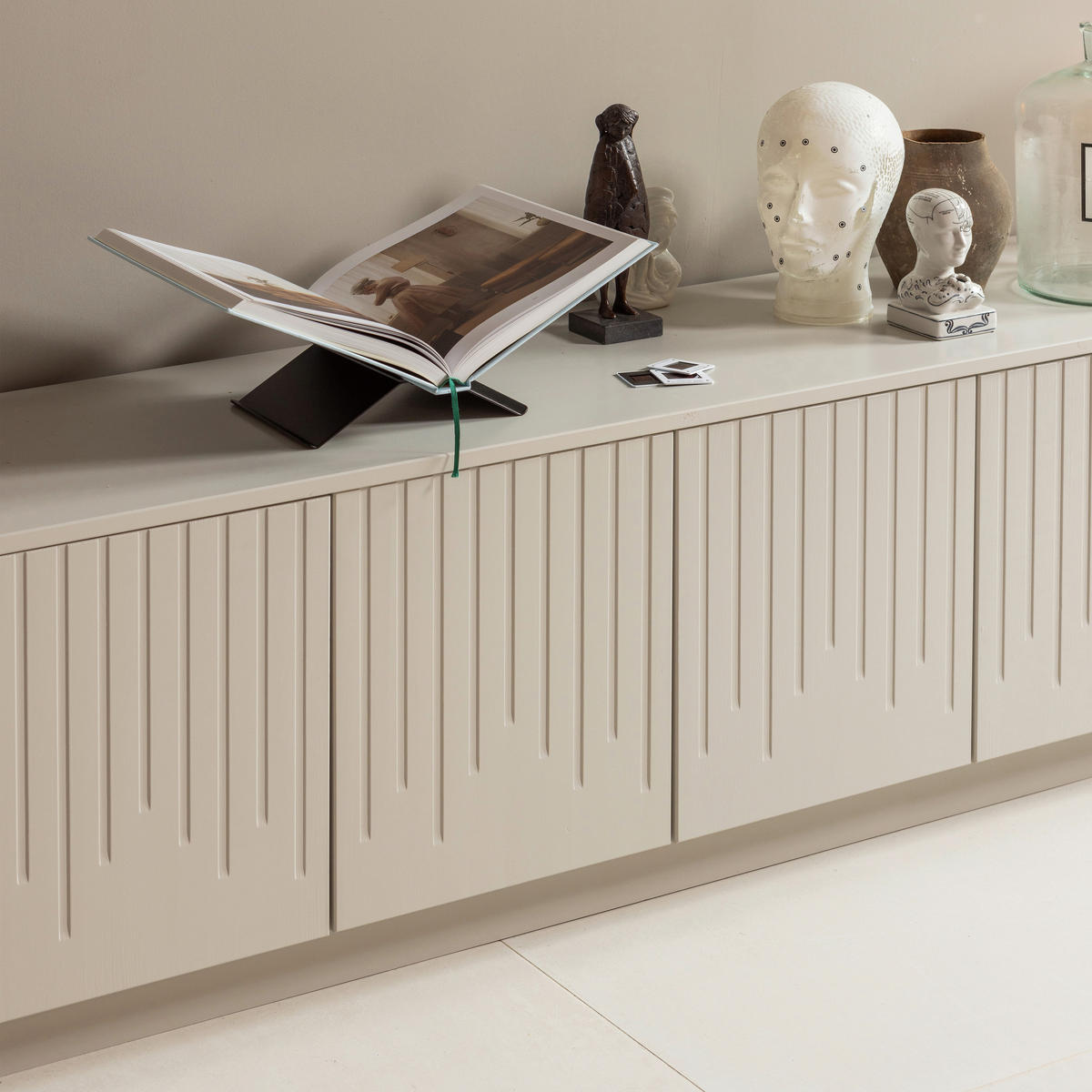 LOWBOARD Pencil  in 180/52/40 cm  - Hellgrau, Design, Holz (180/52/40cm) - Livetastic