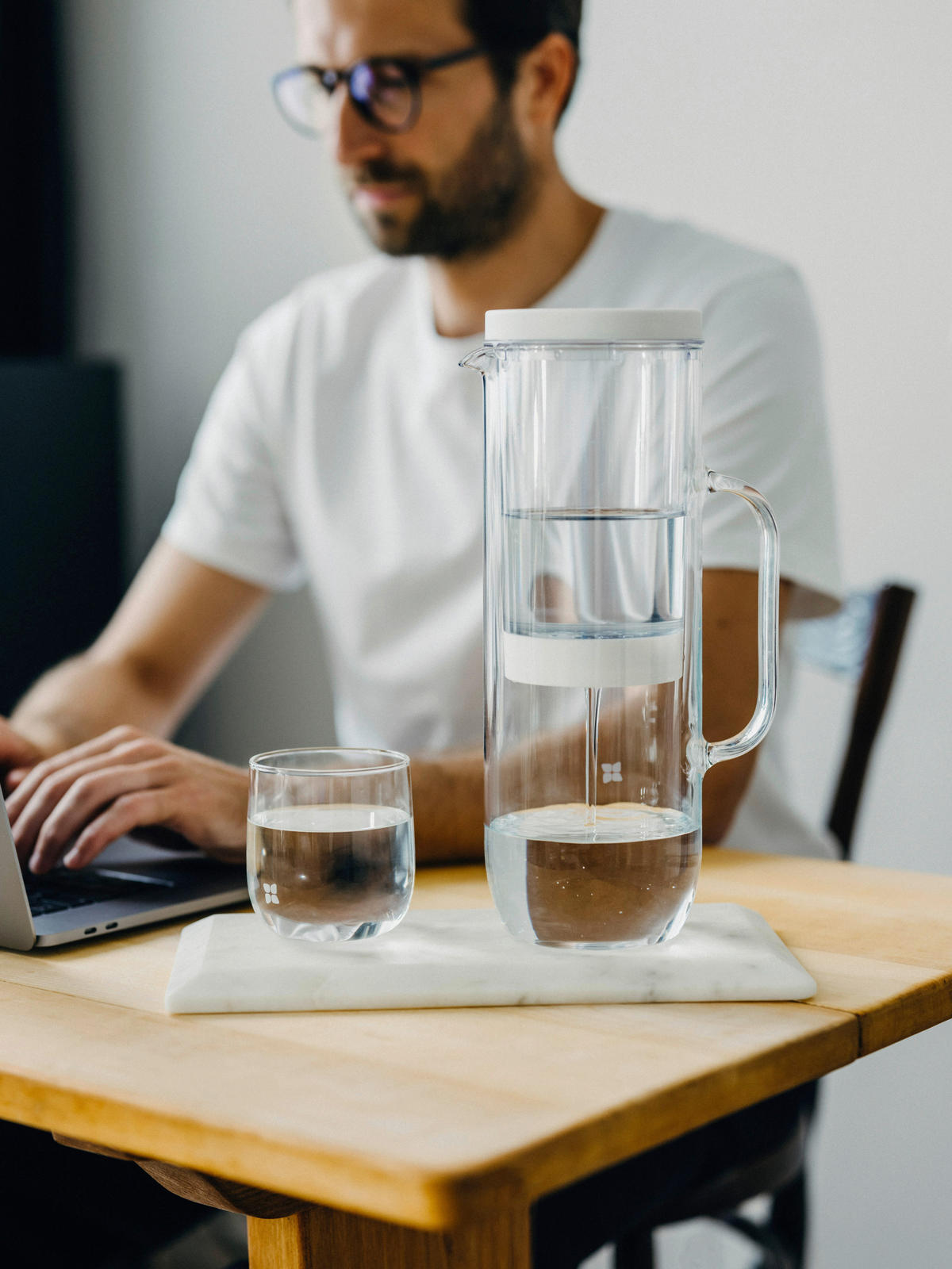 TISCHWASSERFILTER  Lucy  - Klar/Weiß, Trend, Glas/Kunststoff (2l) - waterdrop