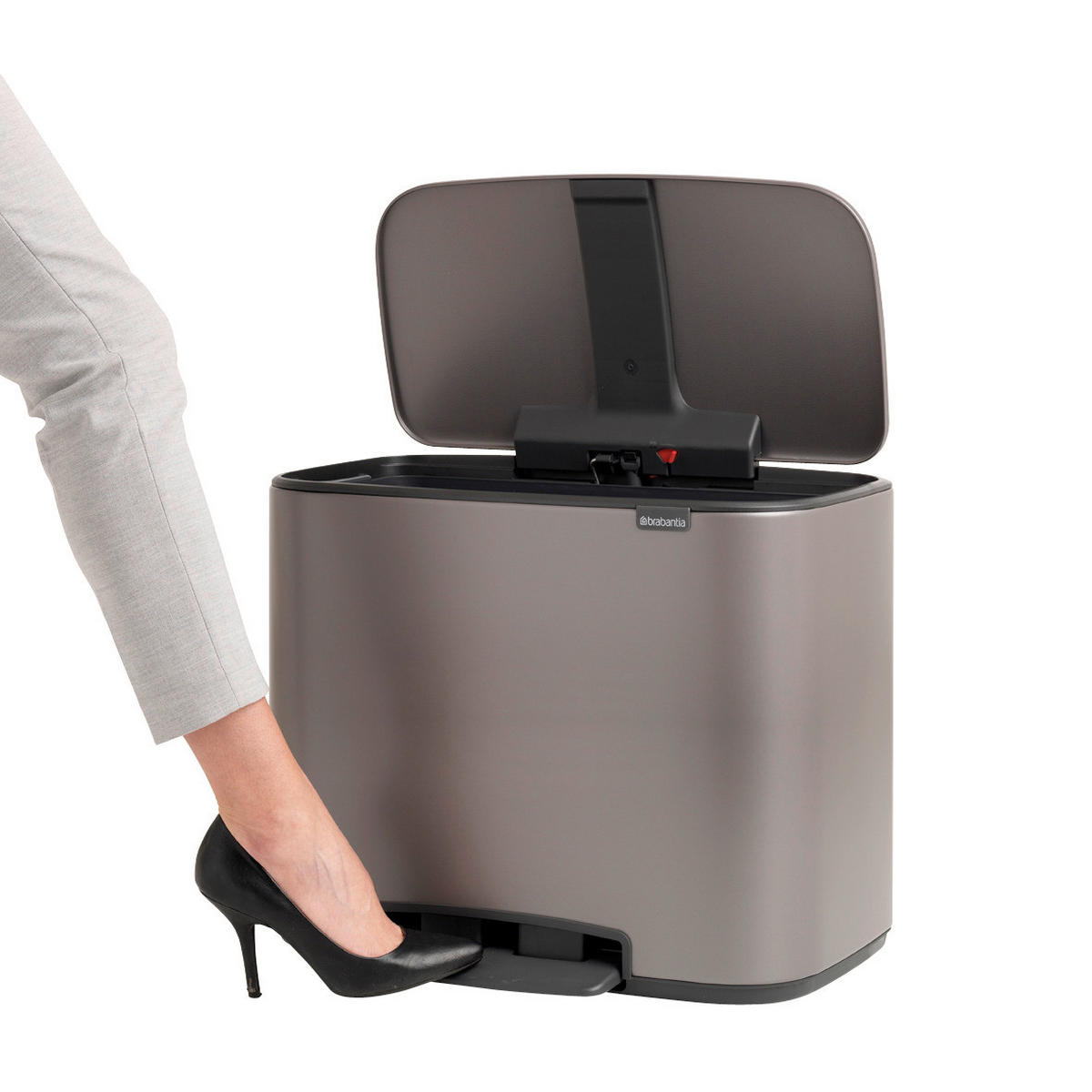 ODPADKOVÝ KOŠ  33 l - šedá/černá, Design, kov/plast (54/44/36,5cm) - Brabantia