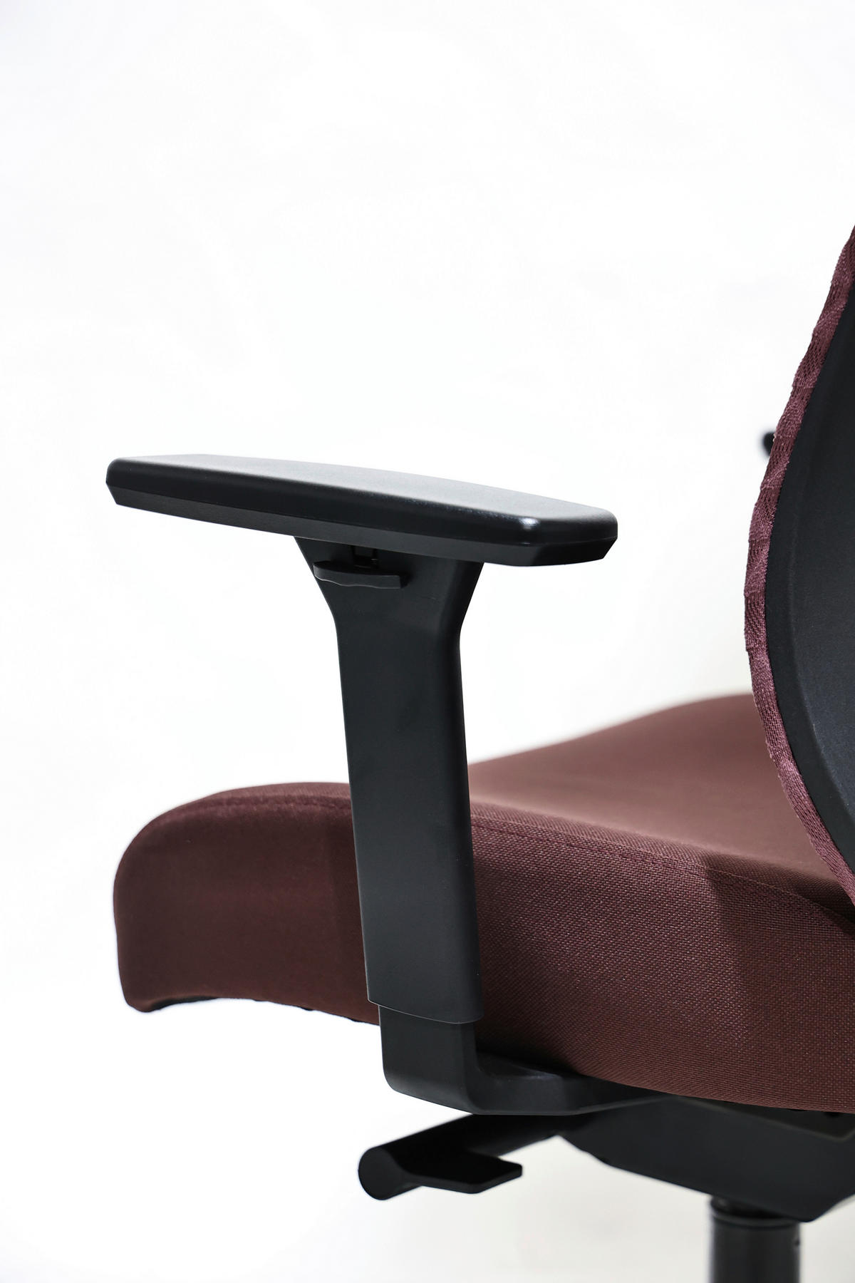 DIREKTORSKI STOL kovina, umetna masa, tekstil črna, barve jajčevca  - črna/barve jajčevca, Design, kovina/umetna masa (70/120-130/61cm) - Novel