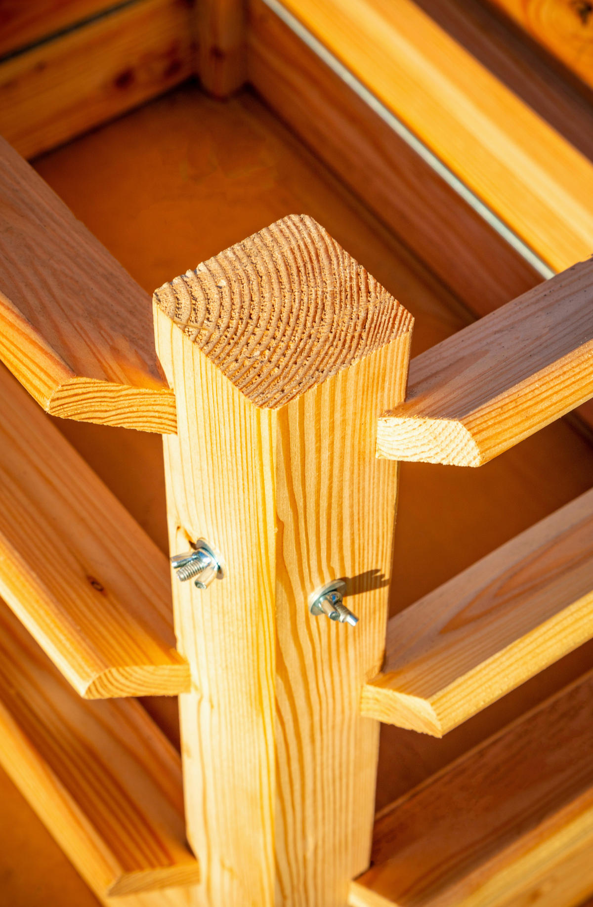 VYVÝŠENÝ ZÁHON   - farba smrekovca, Basics, drevo (90/73/65cm)