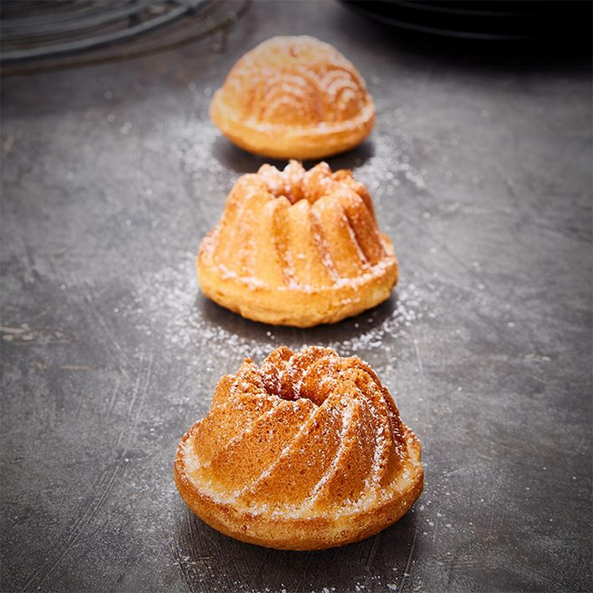 MINI-GUGELHUPFBLECH  - Goldfarben, Design, Metall (39,5/4,2/28,5cm) - Birkmann