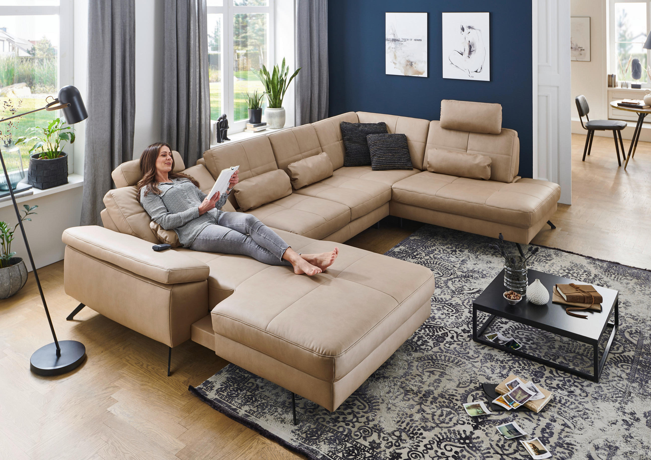 WOHNLANDSCHAFT in Lederlook, Mikrofaser Hellbraun, Haselnussfarben  - Hellbraun/Schwarz, Design, Textil/Metall (220/345cm) - Beldomo System