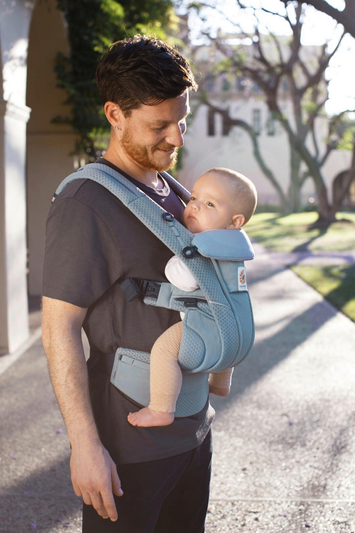 KENGUR NOSILJKA  Omni Breeze  - svetloplava, Osnovno, tekstil (0,7kg) - Ergo Baby