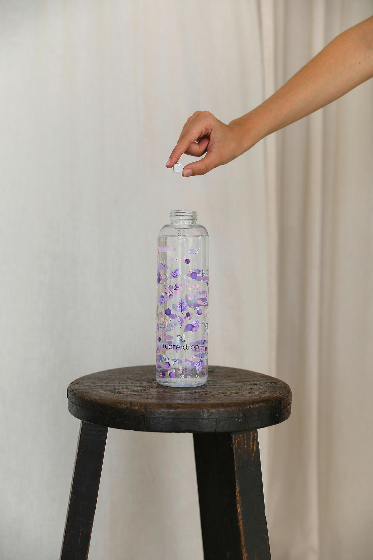 VATTENFLASKA 0,6 l 18 Microdrinks & 600ml  Trinkflasche aus Boros  - klar/lila, Trend, trä/glas (600ml) - waterdrop