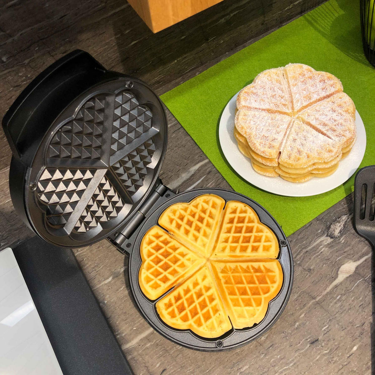WAFFELEISEN  - Schwarz, Basics, Metall