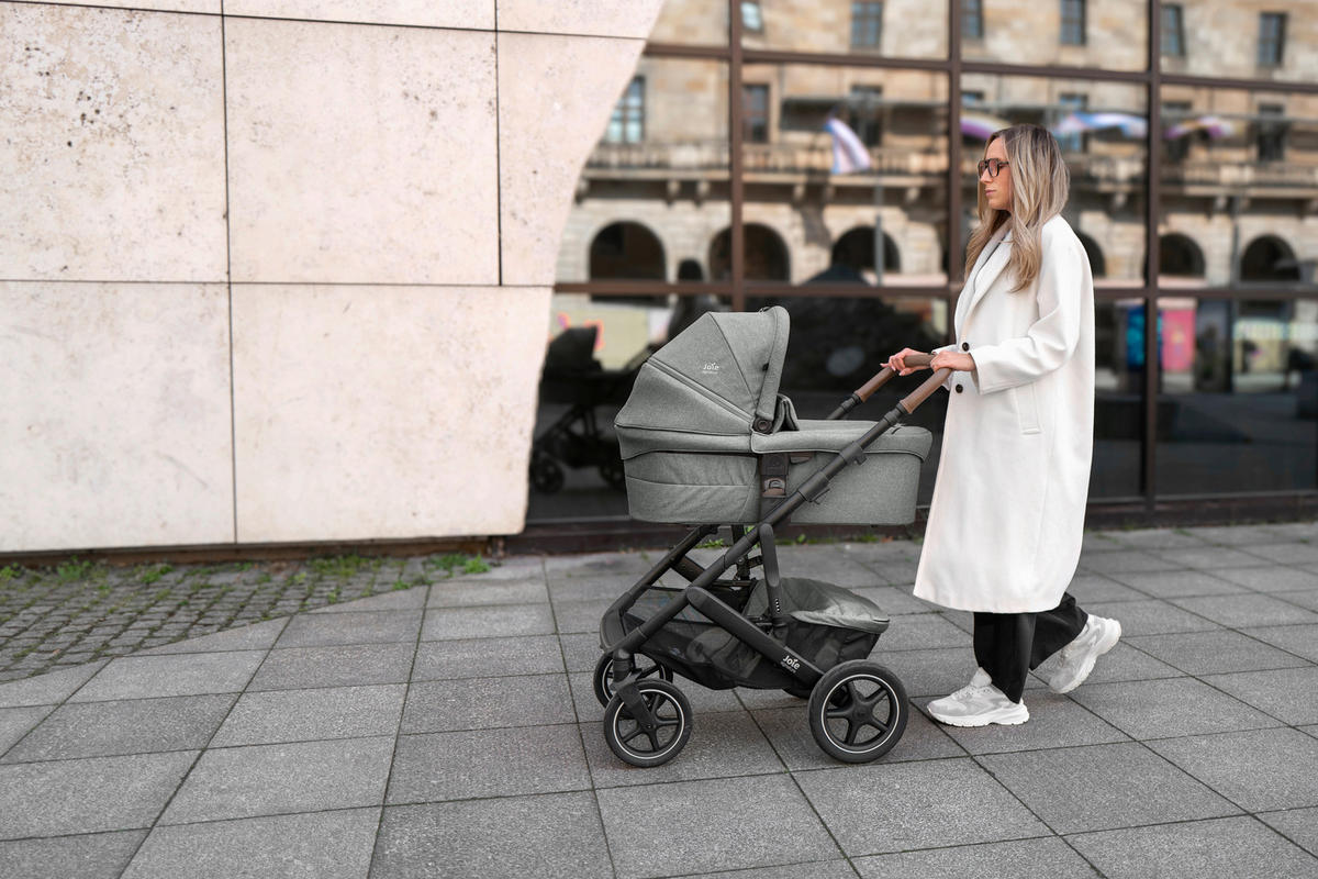 KINDERWAGENSET Signature 2025  - Schwarz/Olivgrün, Basics, Metall (65/109/97cm) - JOIE SIGNATURE