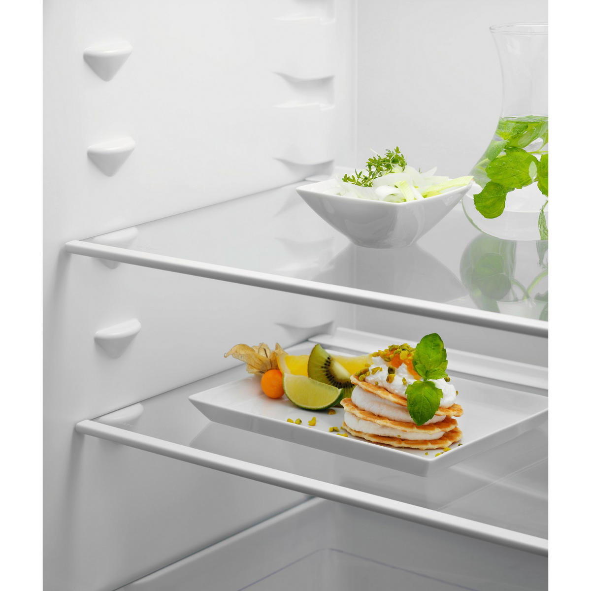 KÜHLSCHRANK 54,6/177,2/54,9 cm EFD6DE18S1  - Weiß, Basics, Glas/Kunststoff (54,6/177,2/54,9cm) - Electrolux