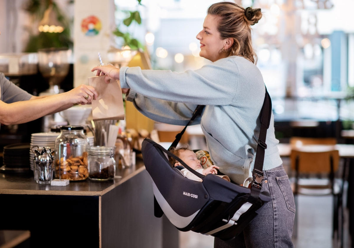 TRAKA ZA NOŠENJE AUTOSJEDALIC  Coral Tragegurt  - crna, Basics, tekstil (6/1/130cm) - Maxi-Cosi