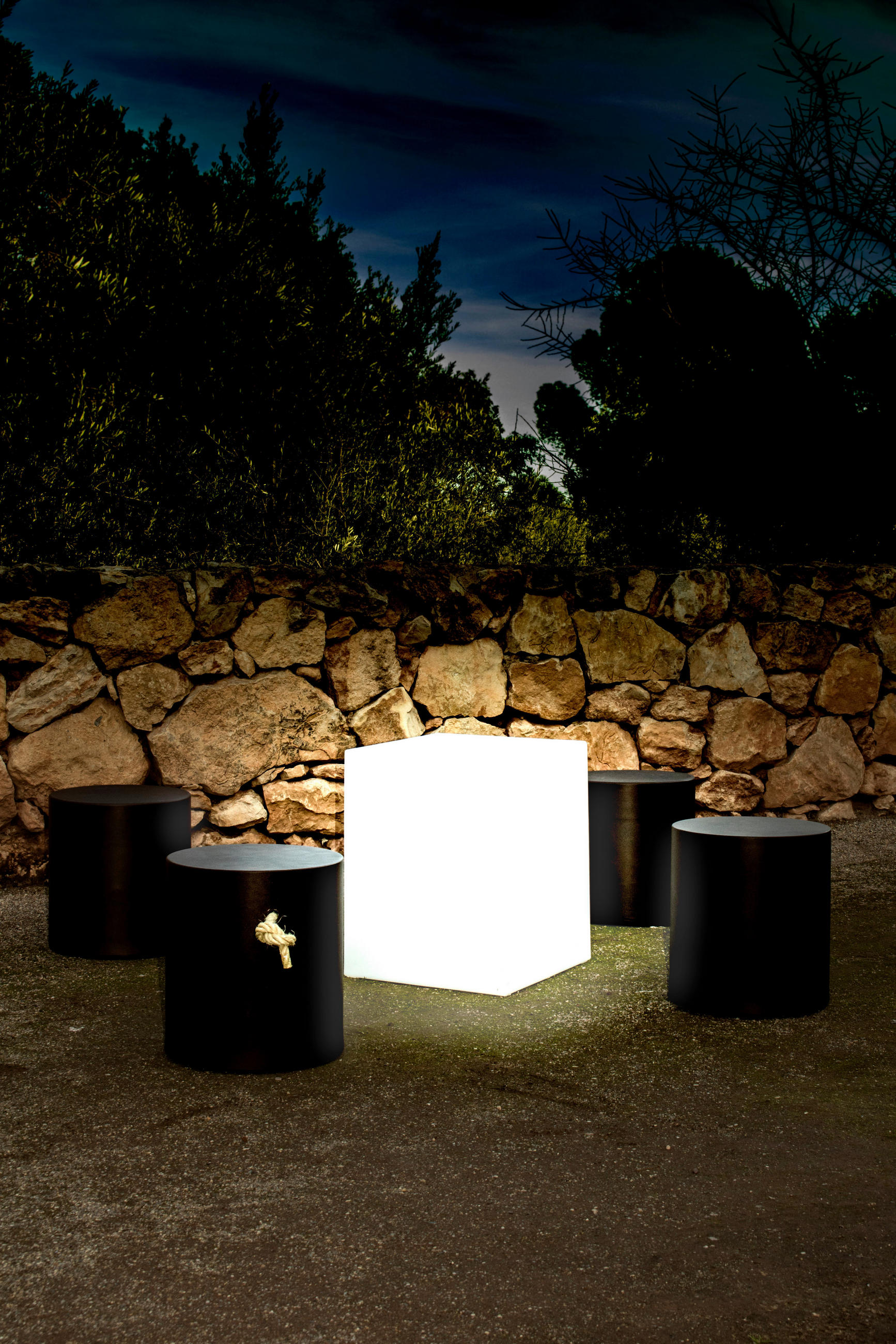 TISCH CUBY 53 - Weiß, Design, Kunststoff (43/55cm) - New Garden