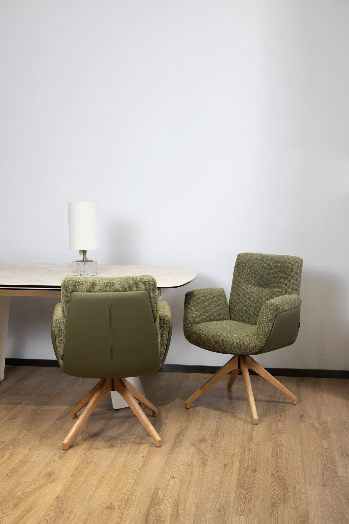 ARMLEHNSTUHL  Sitzfläche 360° drehbar, automatische Rückholfunktion Webstoff  Grün, Eichefarben  - Eichefarben/Grün, Design, Holz/Textil (62/89/66,5cm) - Johann Jakob