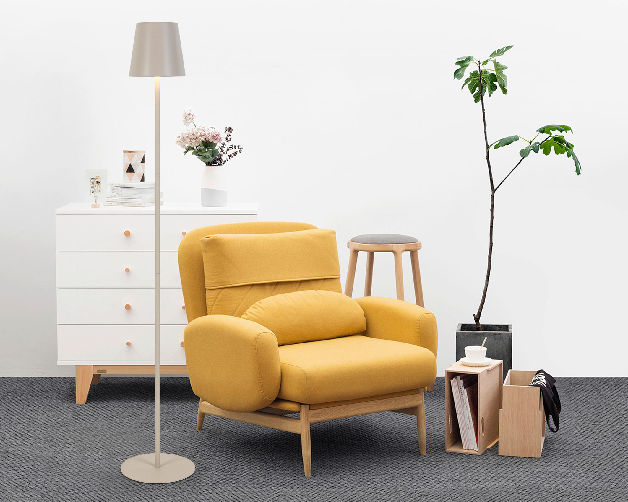 ÚJRATÖLTHETŐ ÁLLÓLÁMPA - homok, Design, műanyag/fém (22/130cm) - Novel