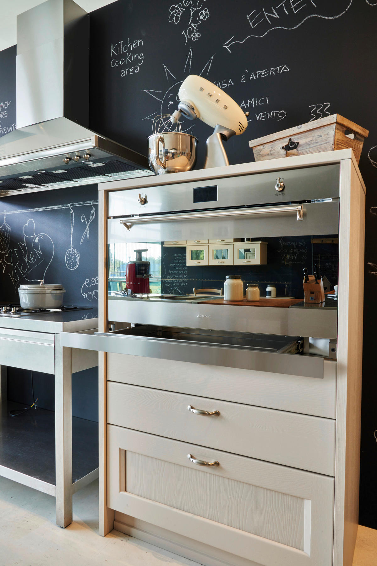 KÜCHENMASCHINE 50'S STYLE SMF02CREU  - Creme/Alufarben, Basics, Metall (40,2/37,8/22,1cm) - SMEG