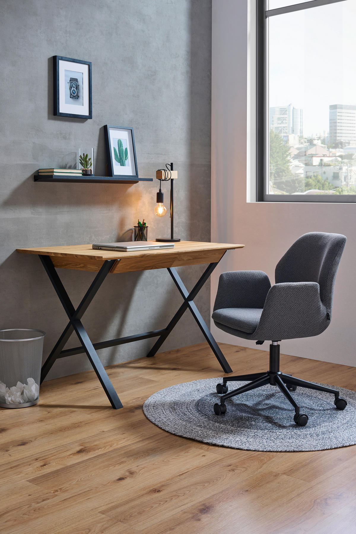 SCHREIBTISCH 120/65/76 cm  in Schwarz, Eichefarben  - Eichefarben/Schwarz, Natur, Holz/Metall (120/65/76cm) - Linea Natura
