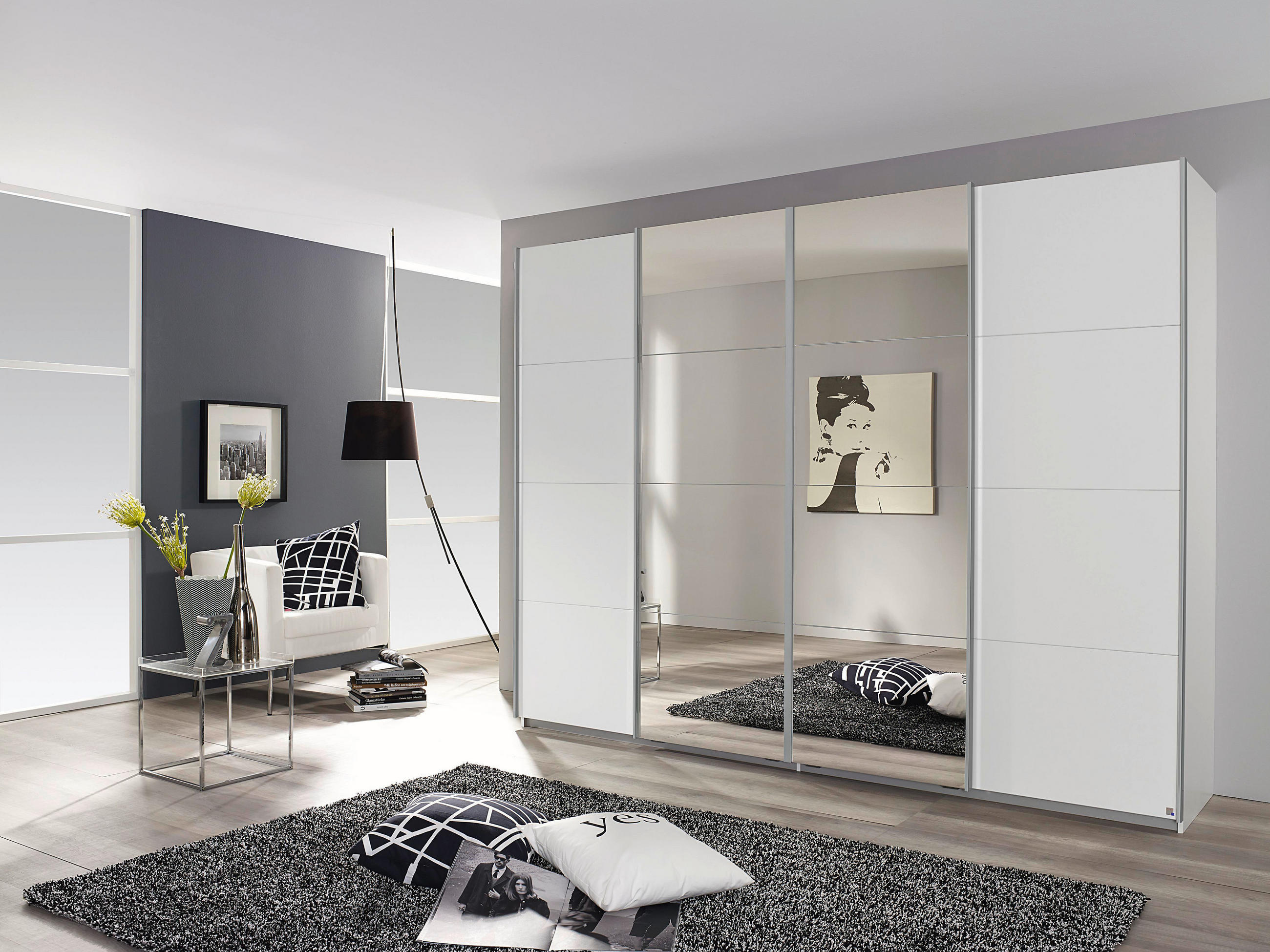 OMARA Z DRSNIMI VRATI, bela  - barve kroma/bela, Design, kovina/steklo (271/230/62cm) - Carryhome