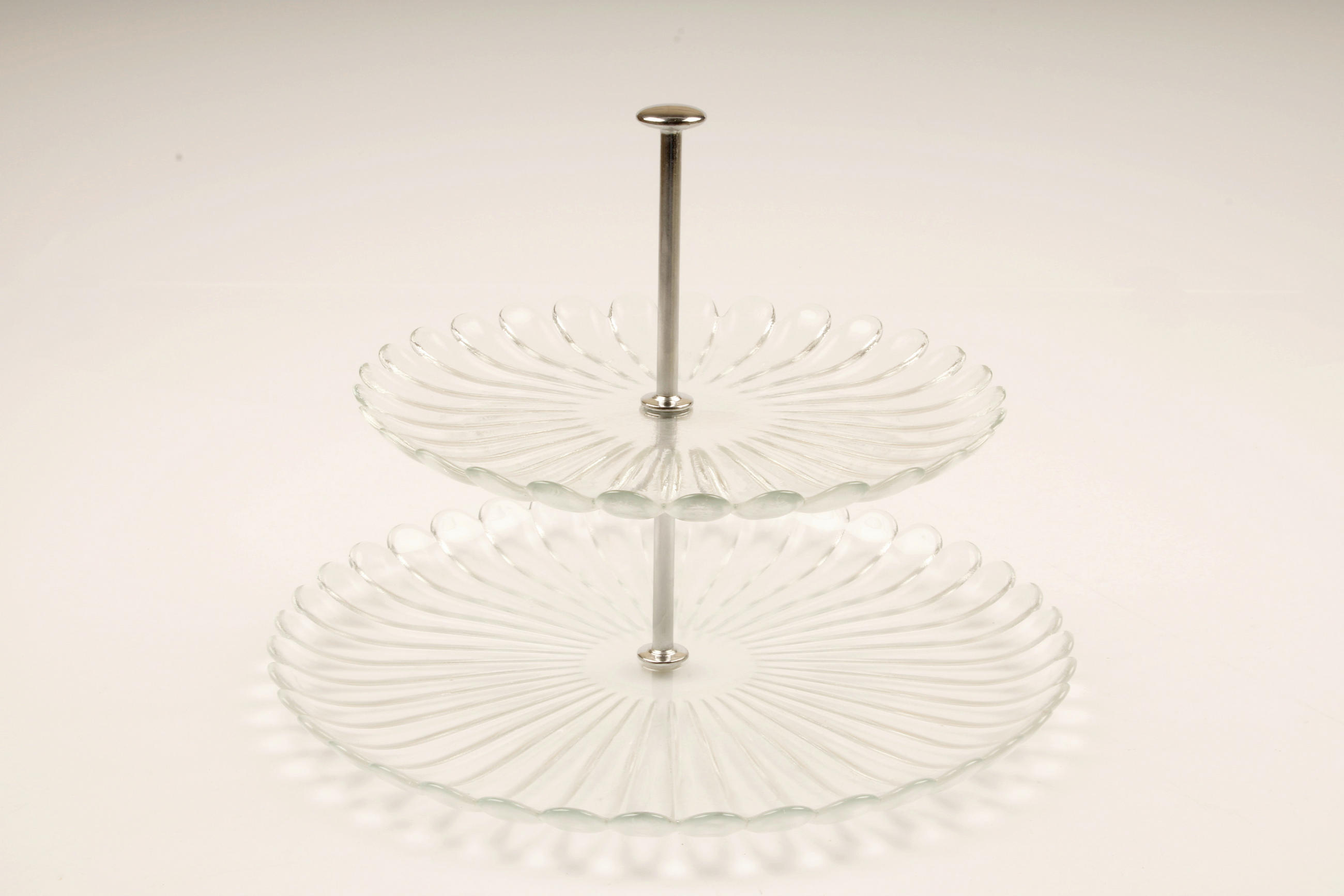 PLATOU ETAJAT PRĂJITURI cu 2 etaje - argintiu/străveziu, Konventionell, sticlă/metal (28/21cm) - Ambia Home