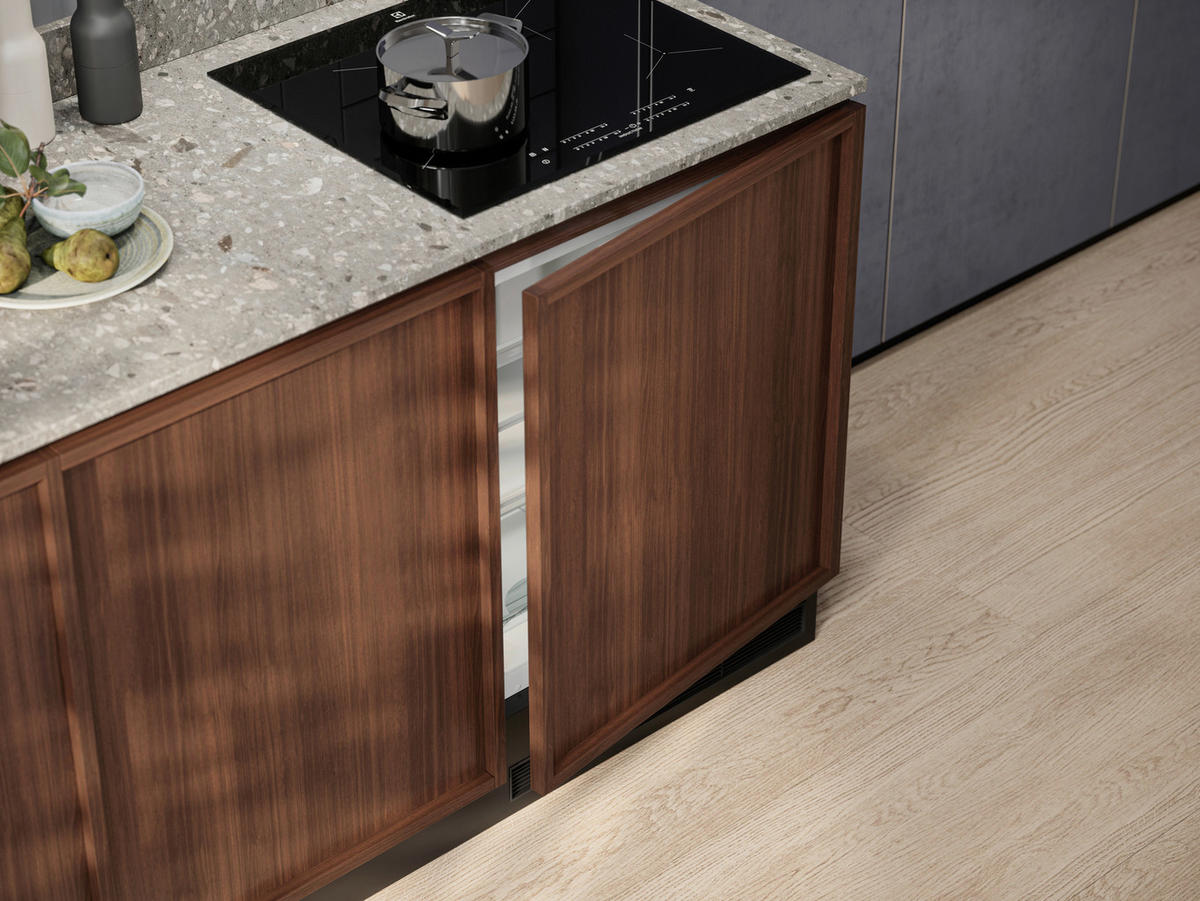 KÜHLSCHRANK 59,6/81,9/54,7 cm LXB3AE82R  - Weiß, Basics, Glas/Kunststoff (59,6/81,9/54,7cm) - Electrolux