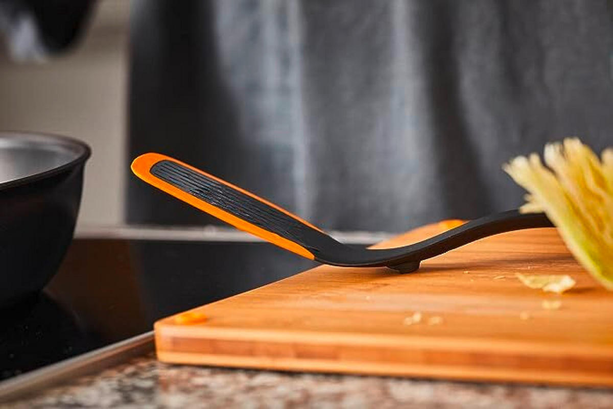 LOPATICA KUHINJSKA FISKARS FUNCTIONAL FORM  - narančasta/crna, Basics, plastika (32,5cm) - Fiskars