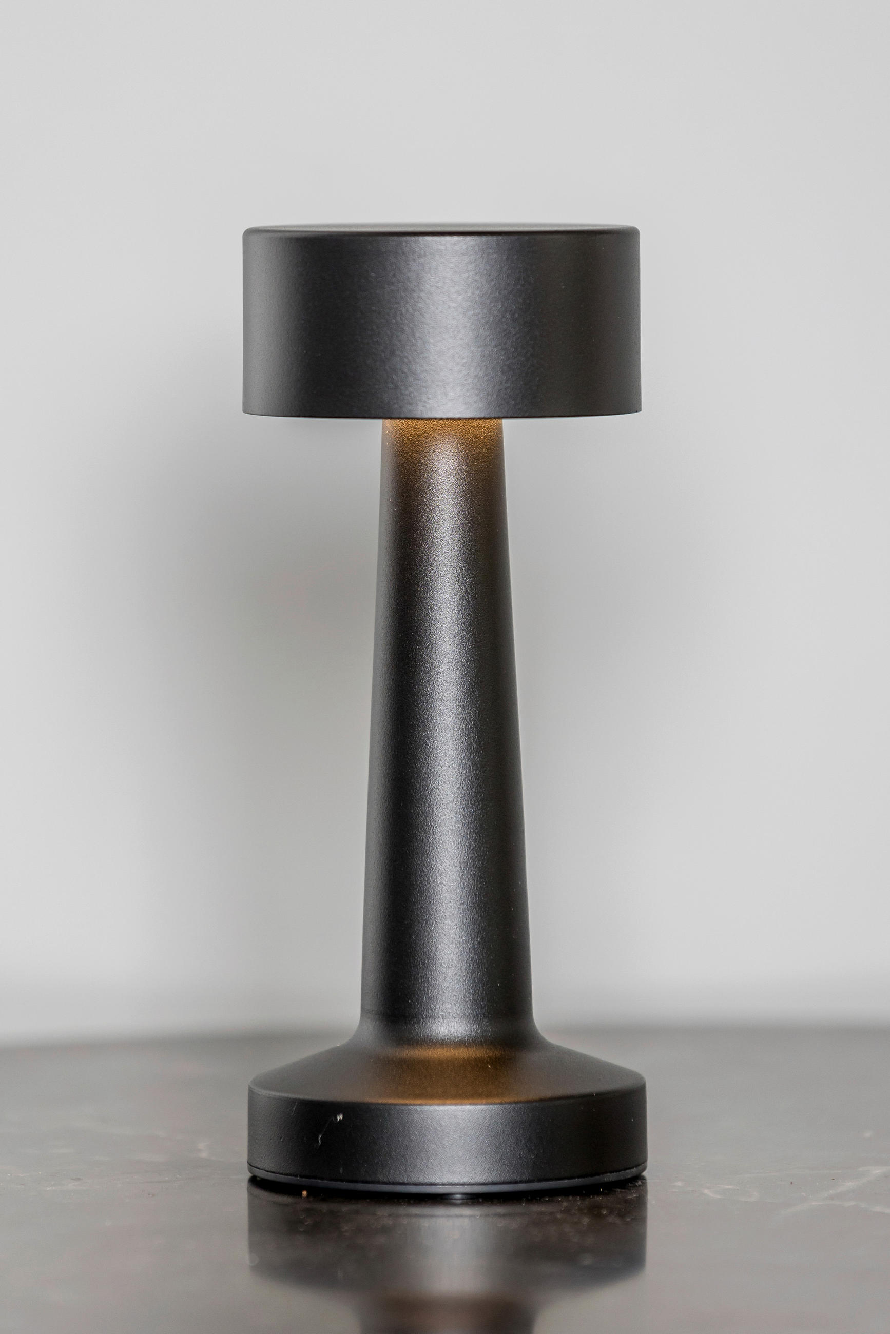 NAMIZNA SVETILKA ZA POLNJENJE  IVAN      9/21 cm       - Design (9/21cm)