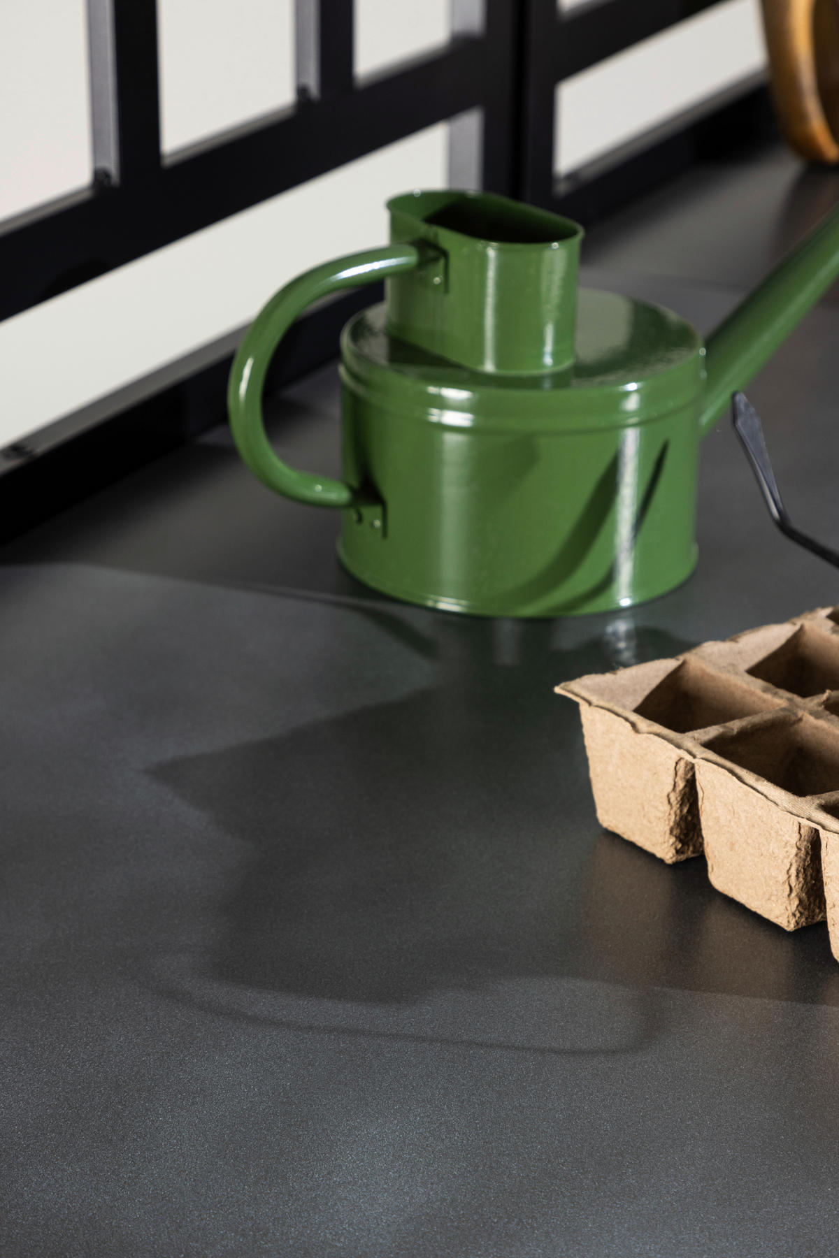 UTEKÖK    - mörkgrå/svart, Klassisk, metall/sten - Ambia Garden