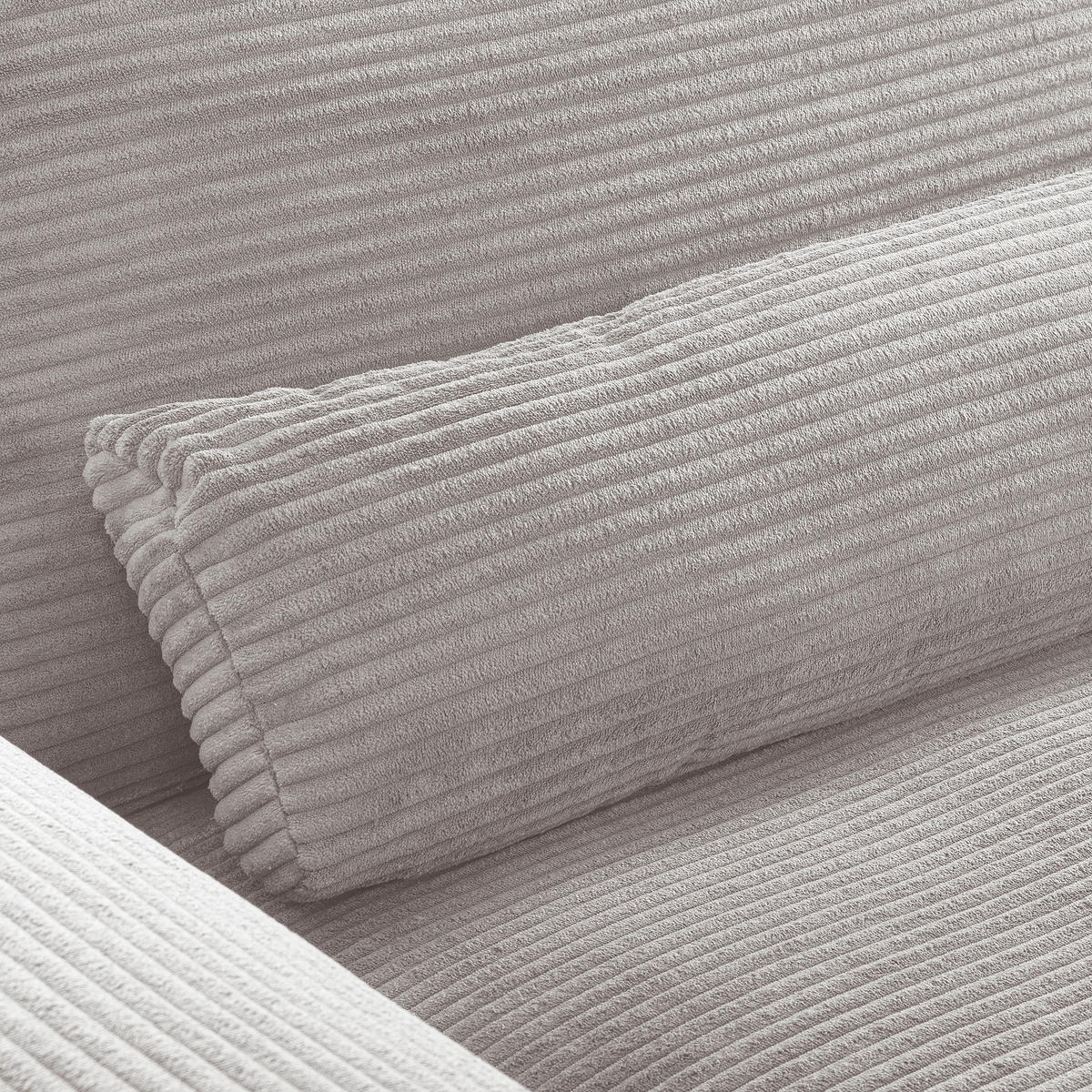 ECKSOFA  in Cord Hellgrau Nierenkissen, Rückenkissen  313/172 cm  - Hellgrau/Schwarz, Design, Textil/Metall (313/172cm) - P & B