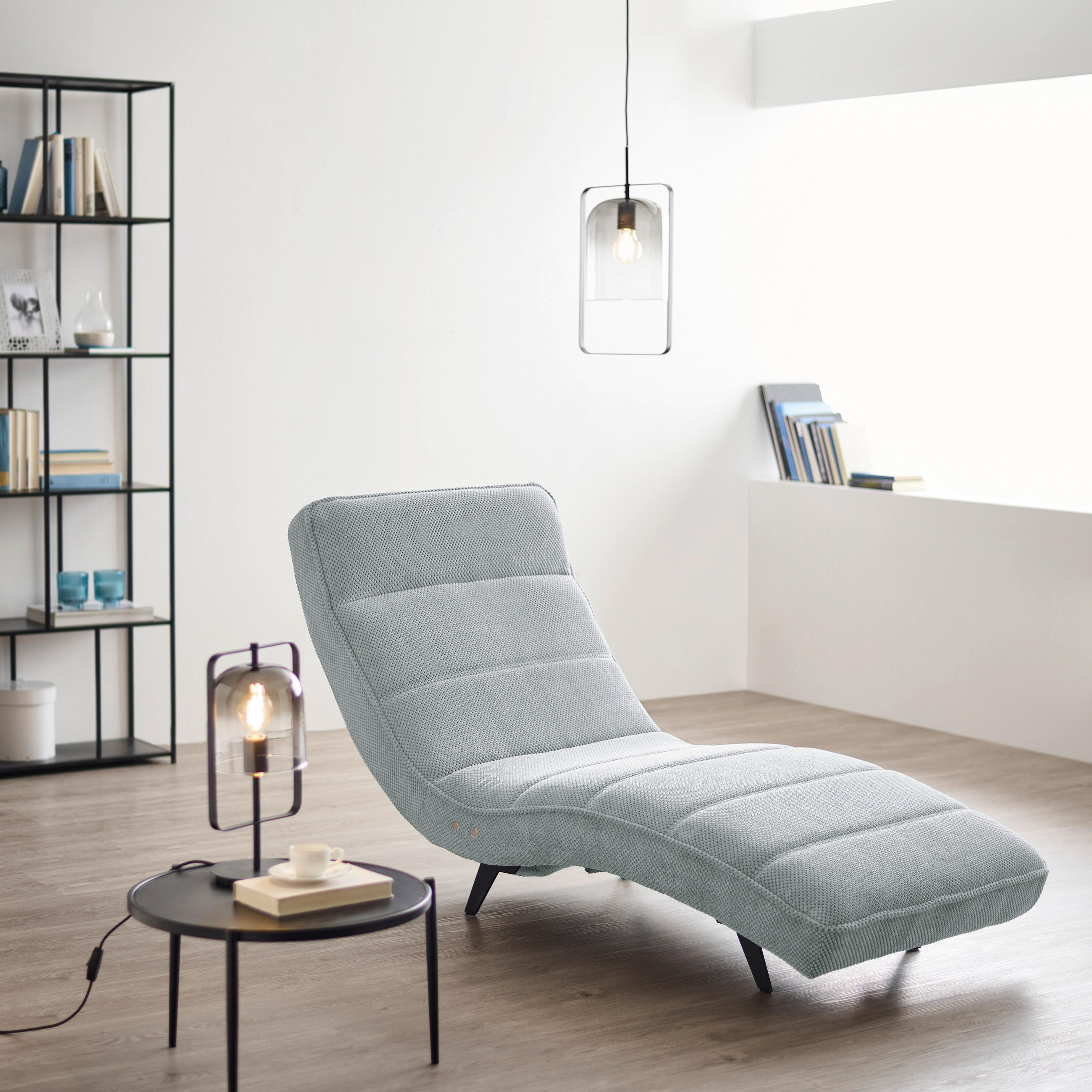LIGGFÅTÖLJ i vävt tyg ljusgrå  - ljusgrå/svart, Design, metall/textil (75/158-178/58-86cm) - Livetastic