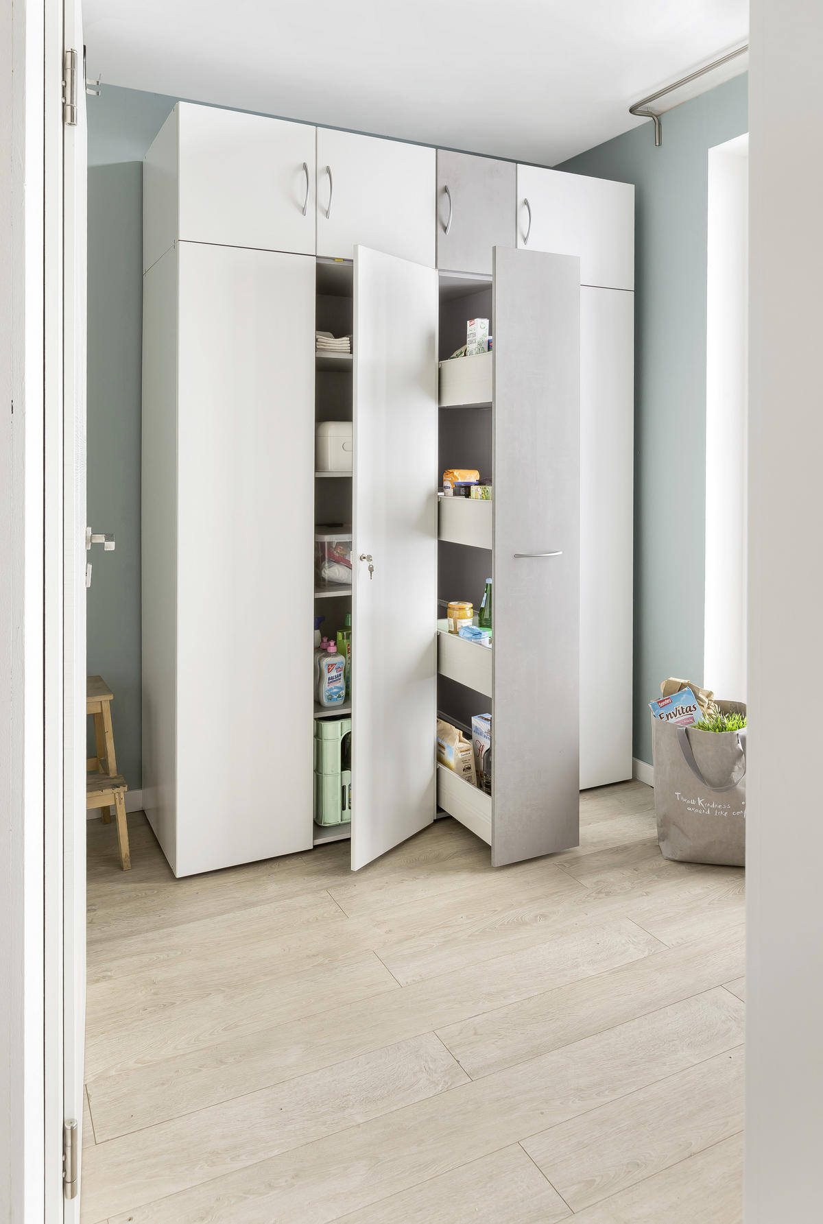 APOTHEKERSCHRANK 30/185/54 cm  in Grau, Weiß  - Alufarben/Weiß, Basics, Holzwerkstoff/Kunststoff (30/185/54cm) - Xora