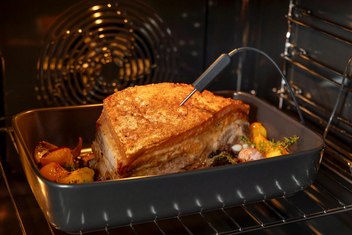 DAMPFBACKOFEN BFS615S8B  - Schwarz, Basics, Metall (59,5/59,5/56,4cm) - Hisense