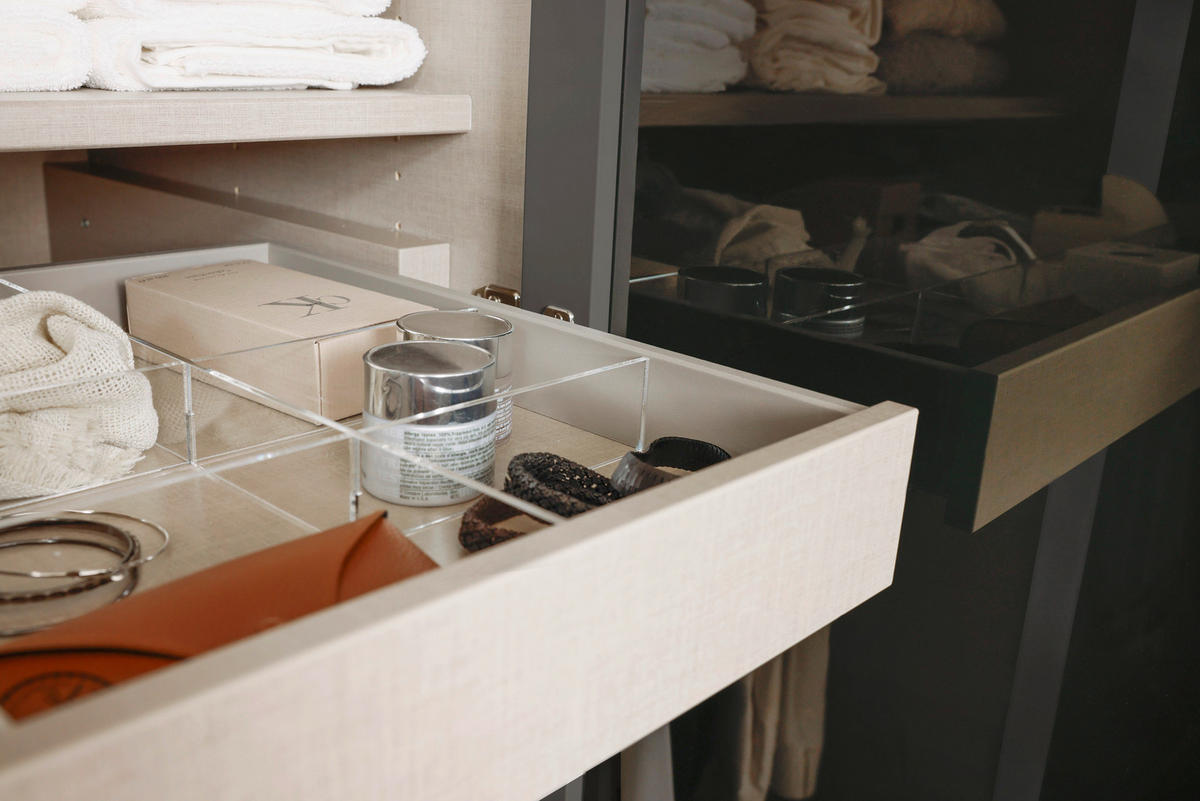 DREHTÜRENSCHRANK in Graphitfarben  - Graphitfarben, Trend, Glas/Holzwerkstoff (251/223/60cm) - Novel