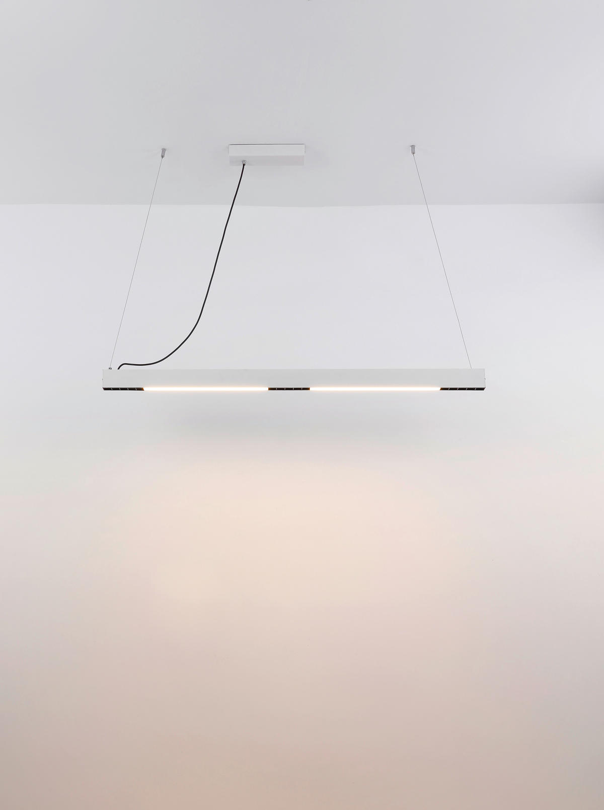 VISEČA LED-SVETILKA  Hodari //3000-6000 K// - bela, Design, kovina/umetna masa (119/7/120cm) - Globo