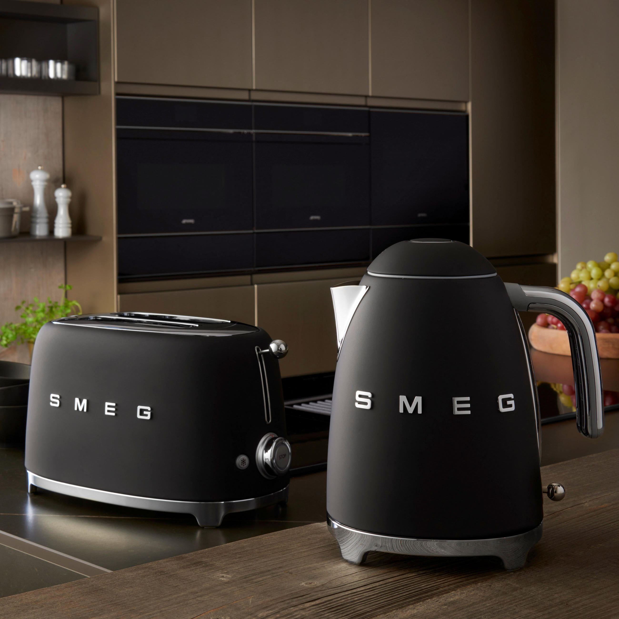 WASSERKOCHER 1.7 l  - Schwarz, Basics, Metall (26,6/24,8/17,1cm) - SMEG